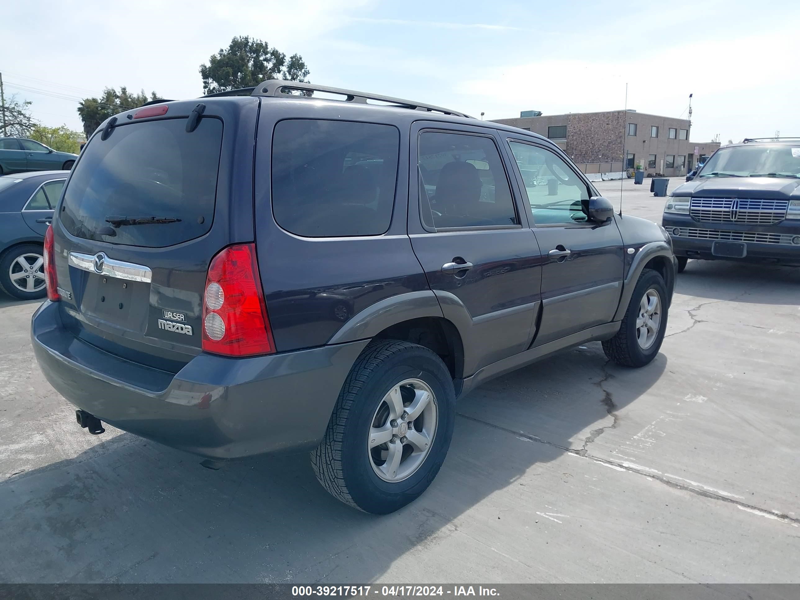 Photo 3 VIN: 4F2CZ96176KM04658 - MAZDA TRIBUTE 