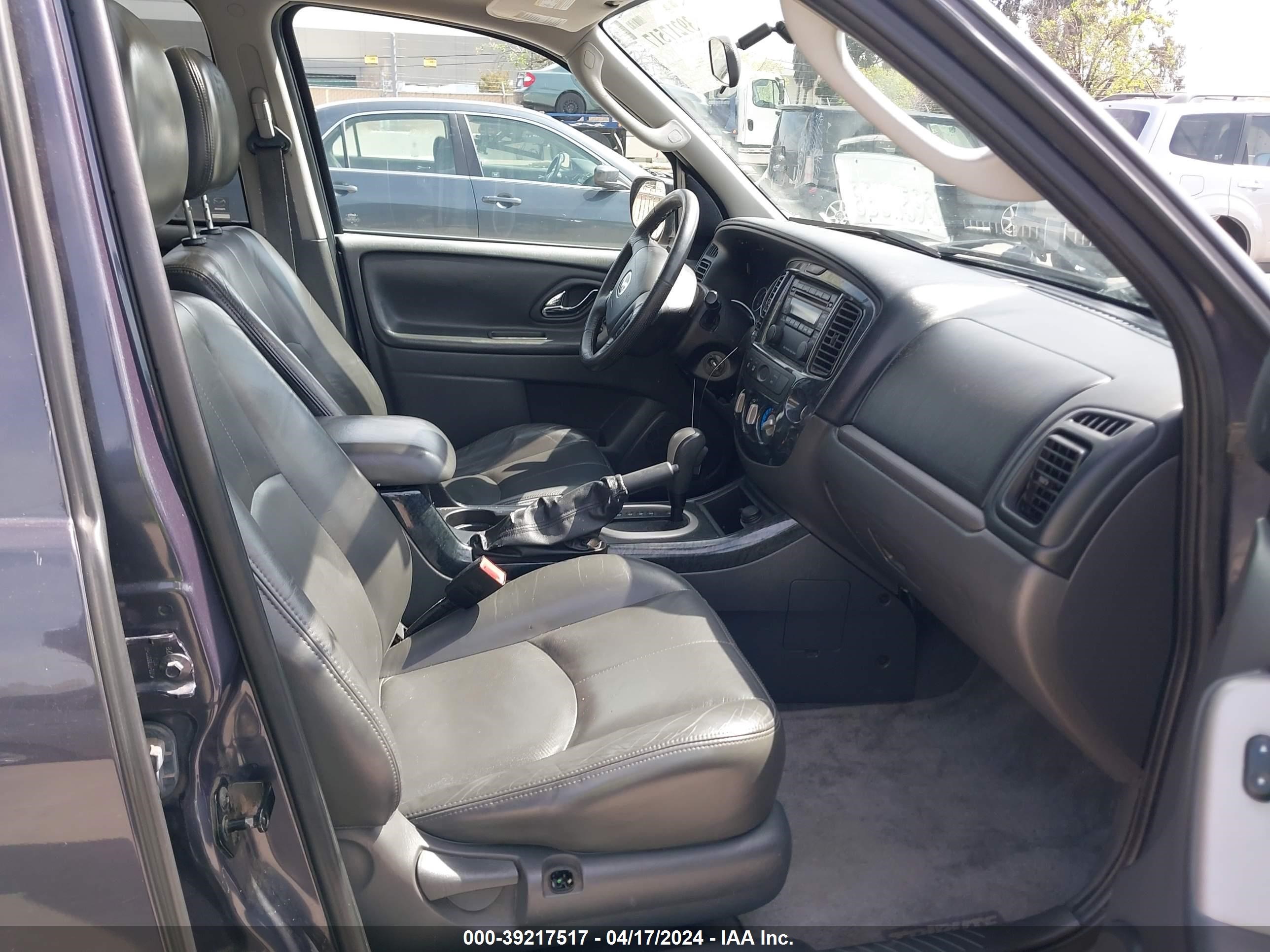 Photo 4 VIN: 4F2CZ96176KM04658 - MAZDA TRIBUTE 