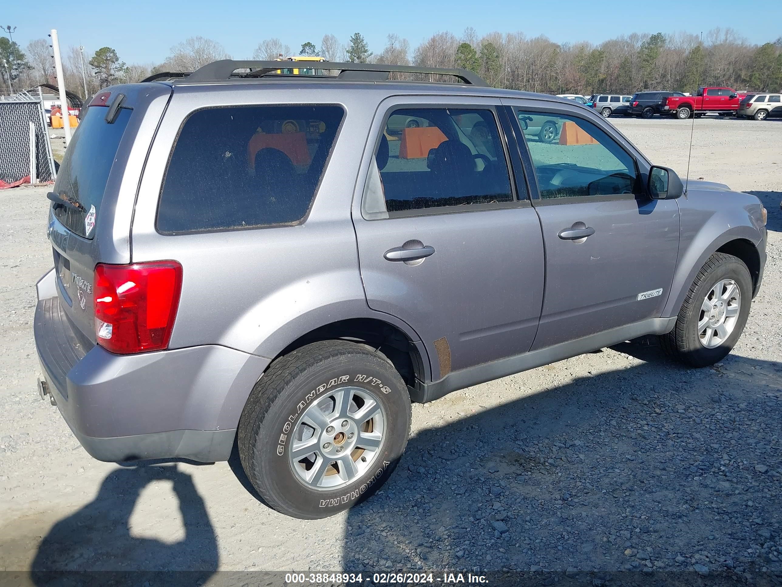 Photo 3 VIN: 4F2CZ96178KM28770 - MAZDA TRIBUTE 