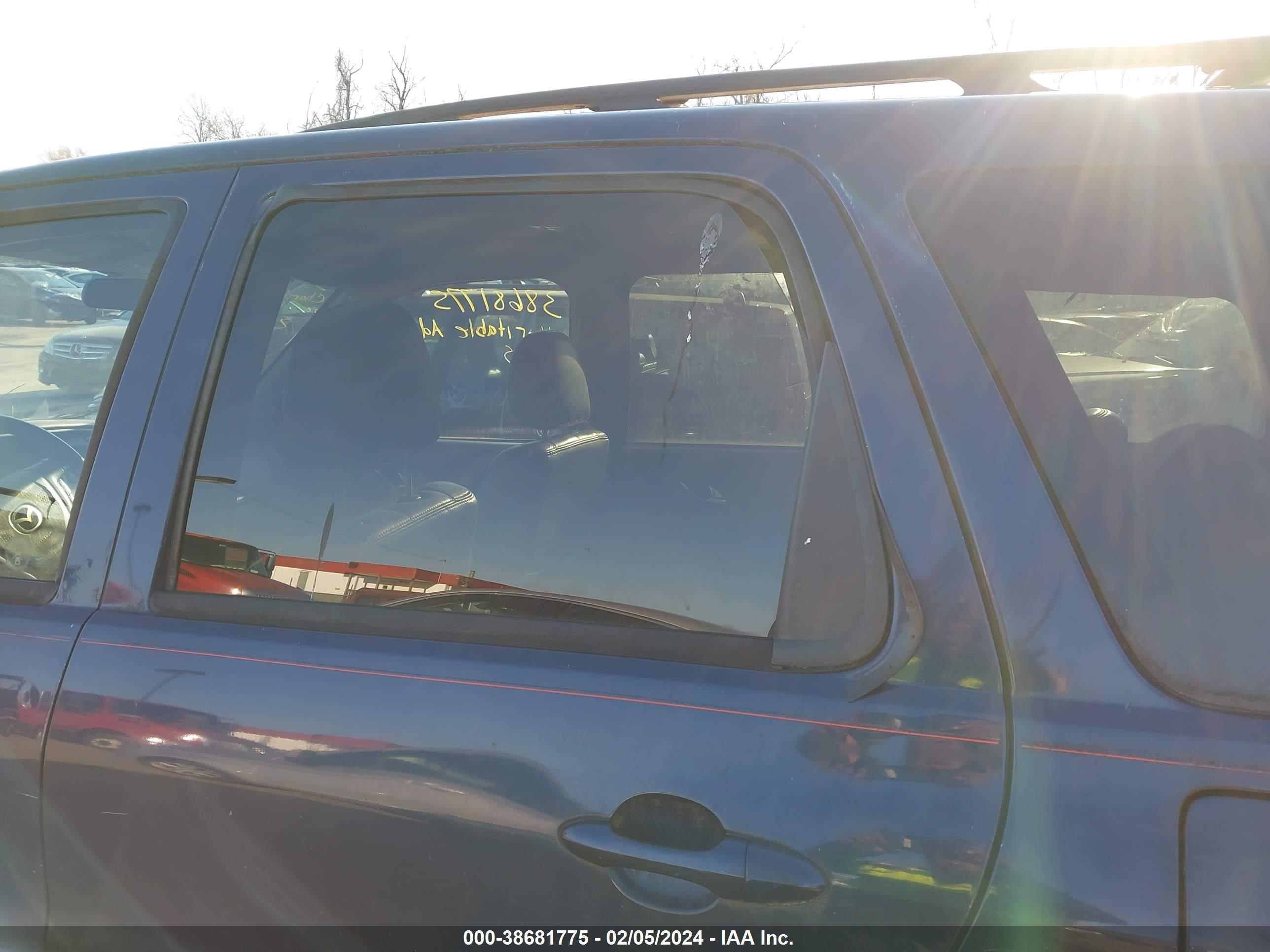 Photo 11 VIN: 4F2YU08132KM45926 - MAZDA TRIBUTE 