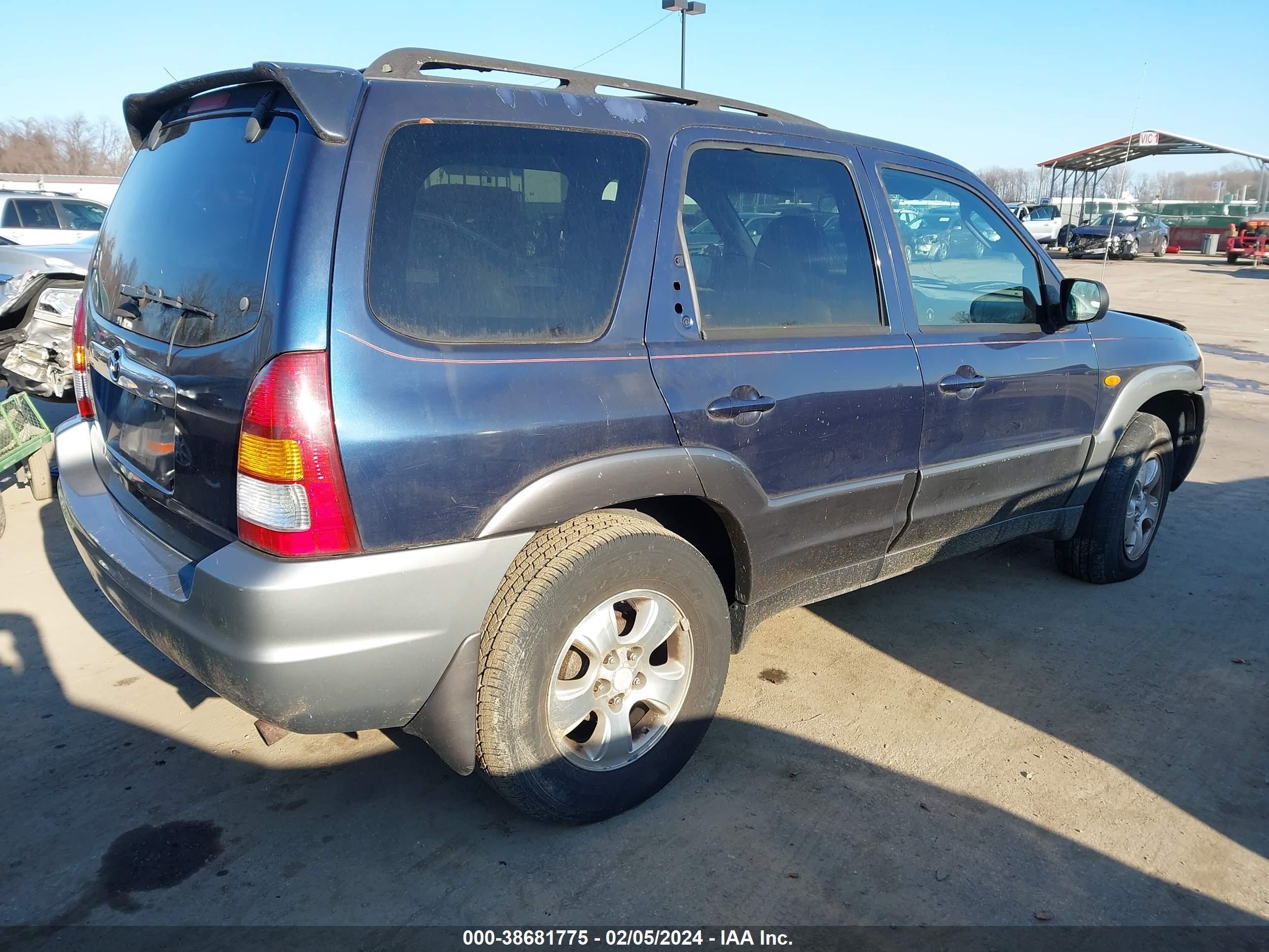 Photo 3 VIN: 4F2YU08132KM45926 - MAZDA TRIBUTE 