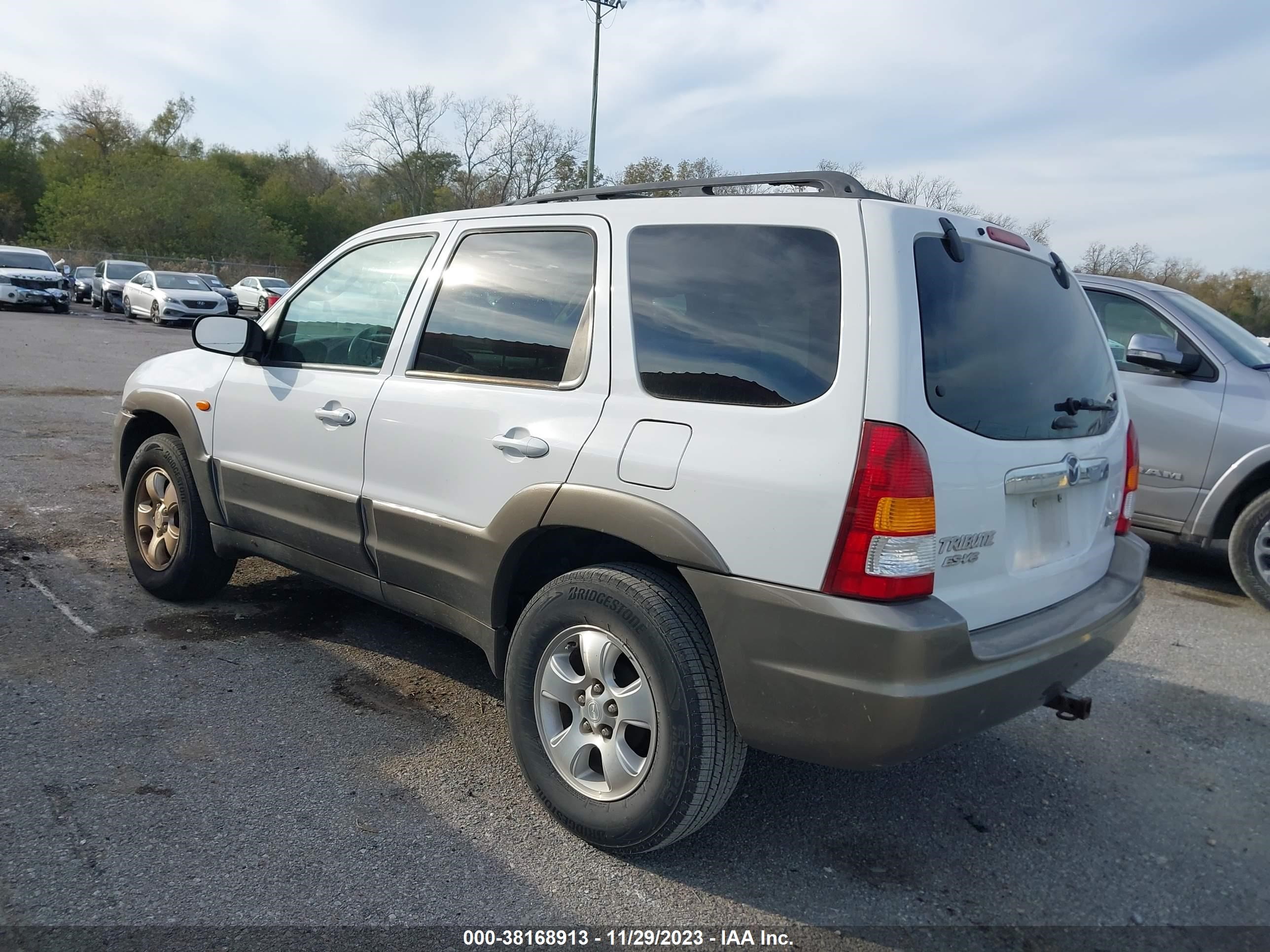 Photo 2 VIN: 4F2YU09162KM32800 - MAZDA TRIBUTE 