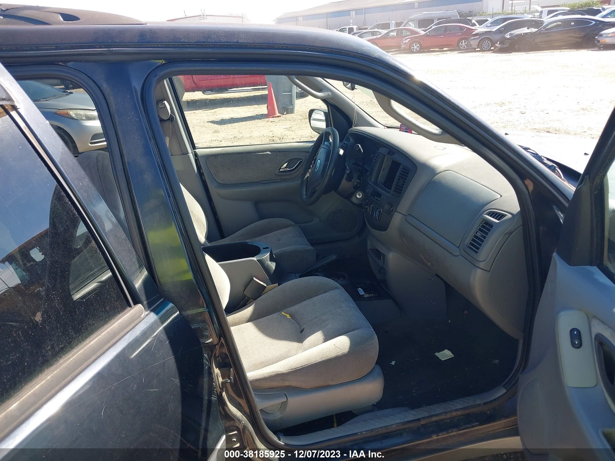 Photo 4 VIN: 4F2YU09171KM09640 - MAZDA TRIBUTE 