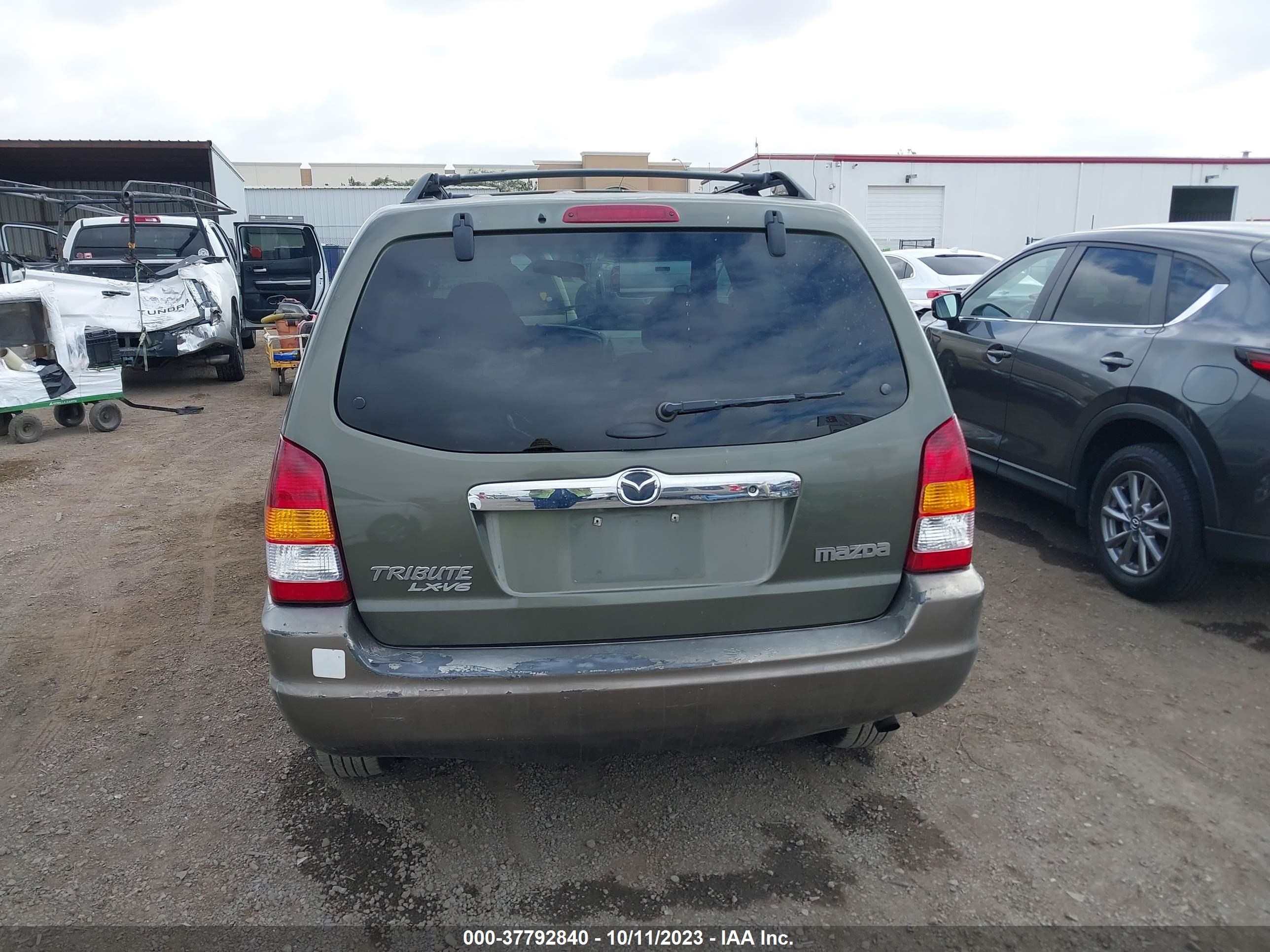 Photo 14 VIN: 4F2YU09182KM27436 - MAZDA TRIBUTE 