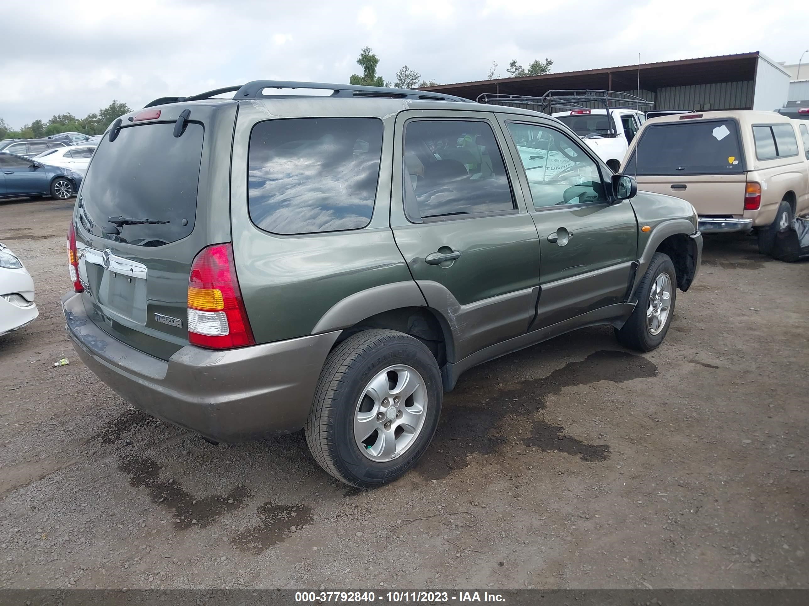 Photo 3 VIN: 4F2YU09182KM27436 - MAZDA TRIBUTE 