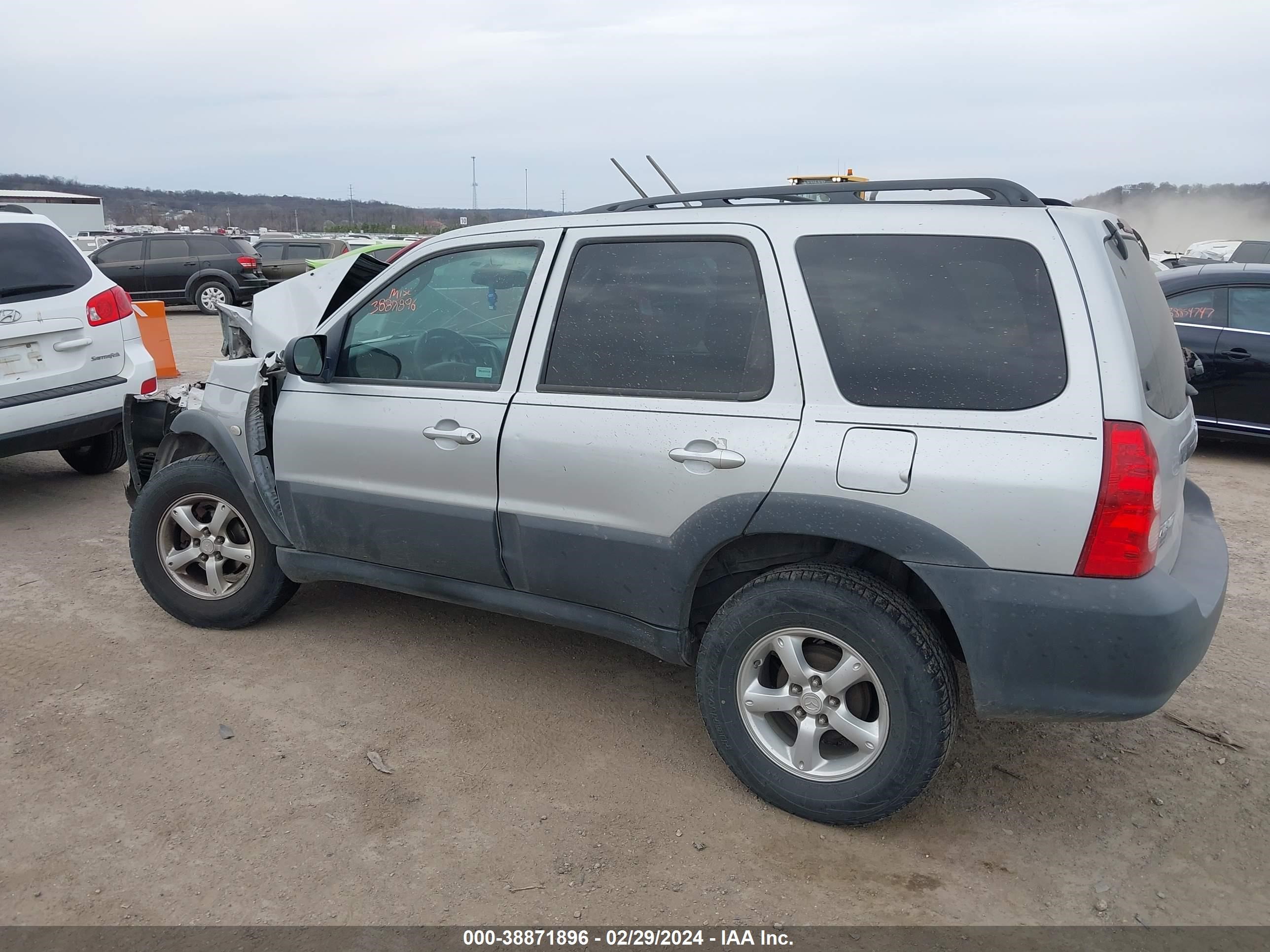 Photo 12 VIN: 4F2YZ02Z35KM51293 - MAZDA TRIBUTE 