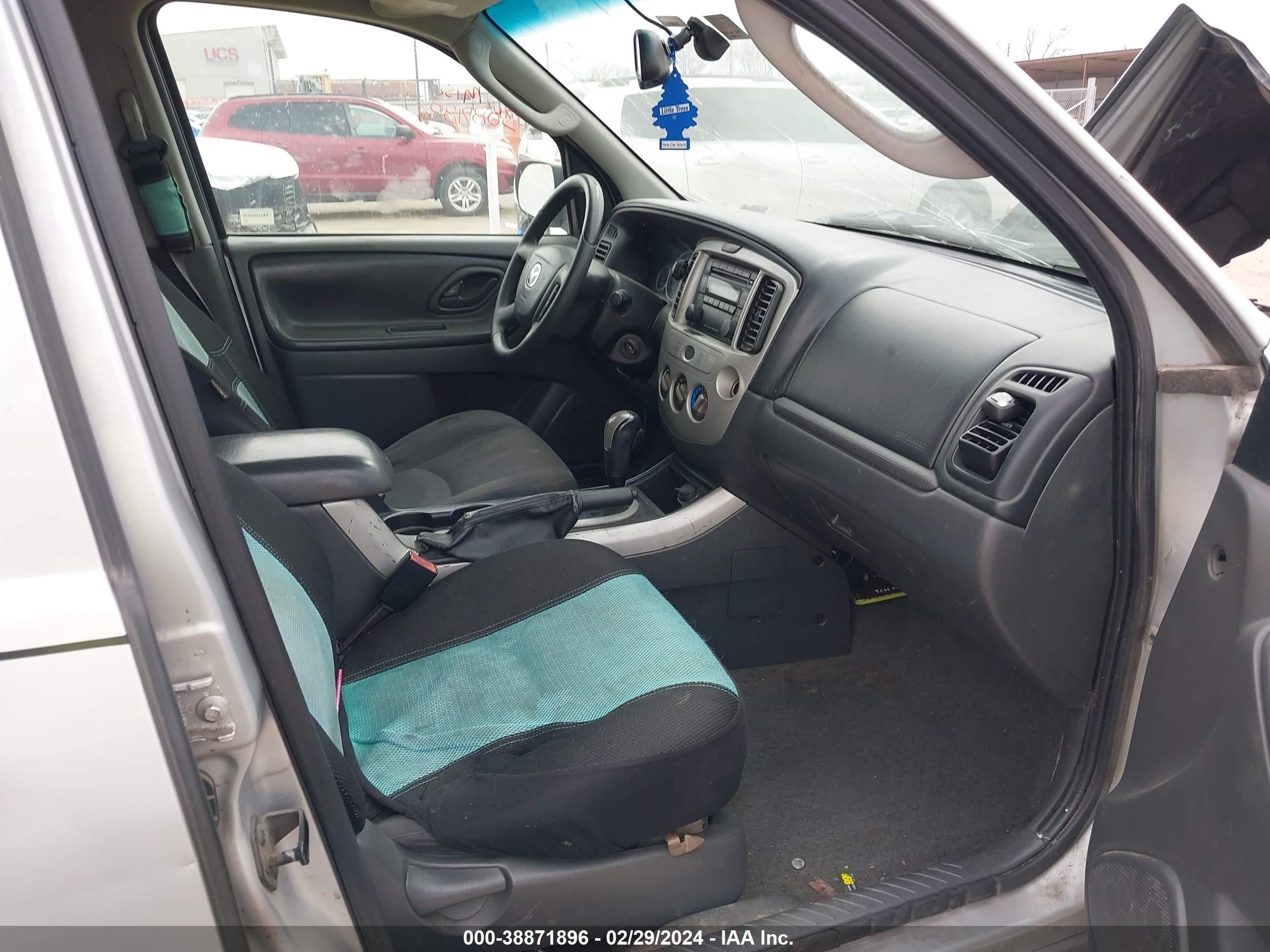 Photo 4 VIN: 4F2YZ02Z35KM51293 - MAZDA TRIBUTE 