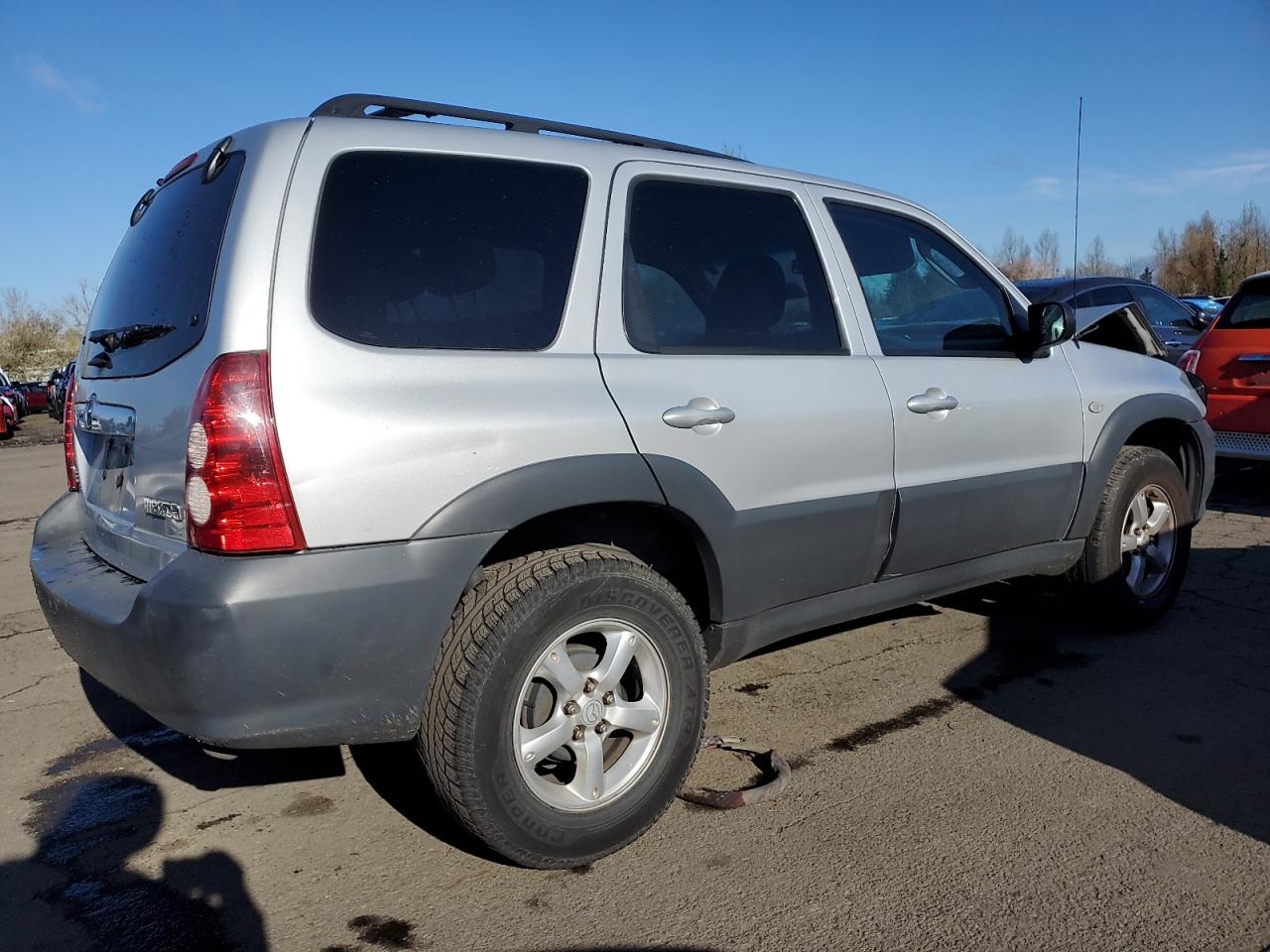 Photo 2 VIN: 4F2YZ02Z56KM38014 - MAZDA TRIBUTE 