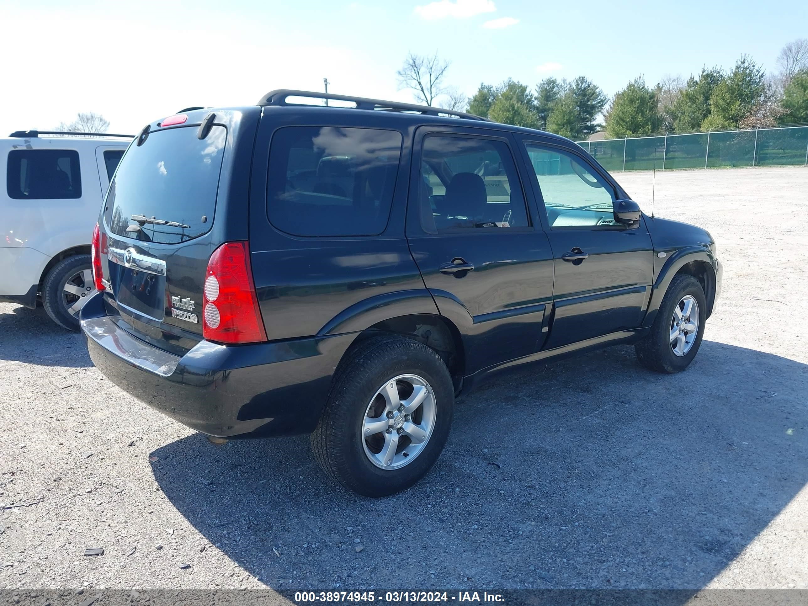 Photo 3 VIN: 4F2YZ04165KM45687 - MAZDA TRIBUTE 