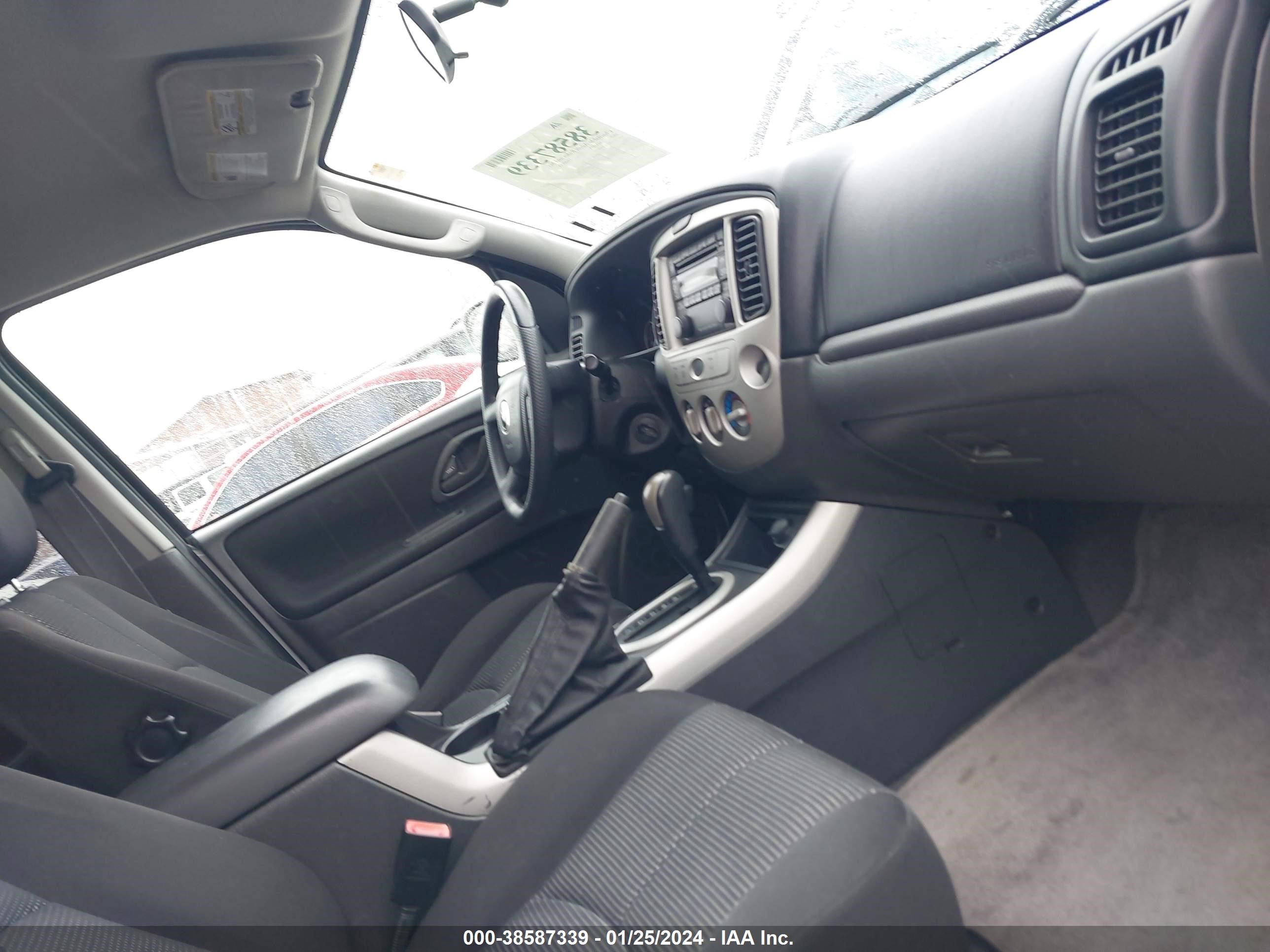 Photo 4 VIN: 4F2YZ04185KM40555 - MAZDA TRIBUTE 