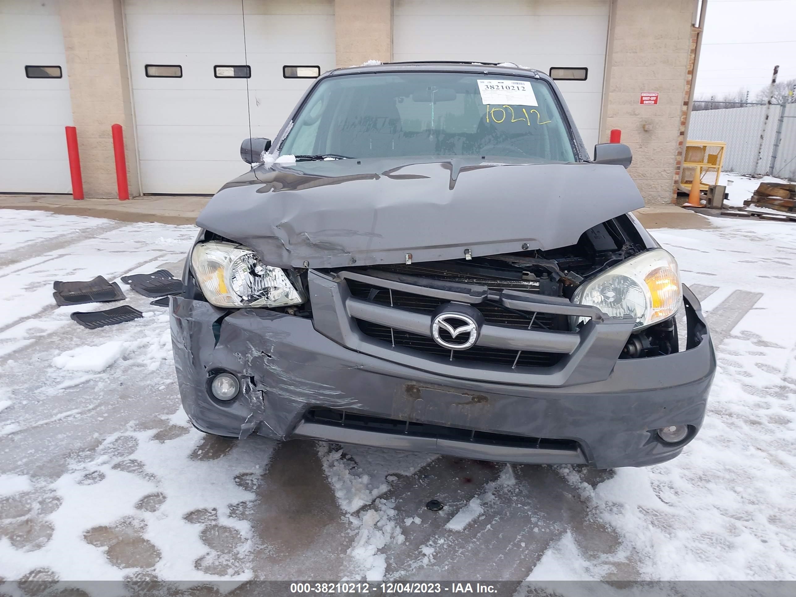 Photo 11 VIN: 4F2YZ04186KM35079 - MAZDA TRIBUTE 