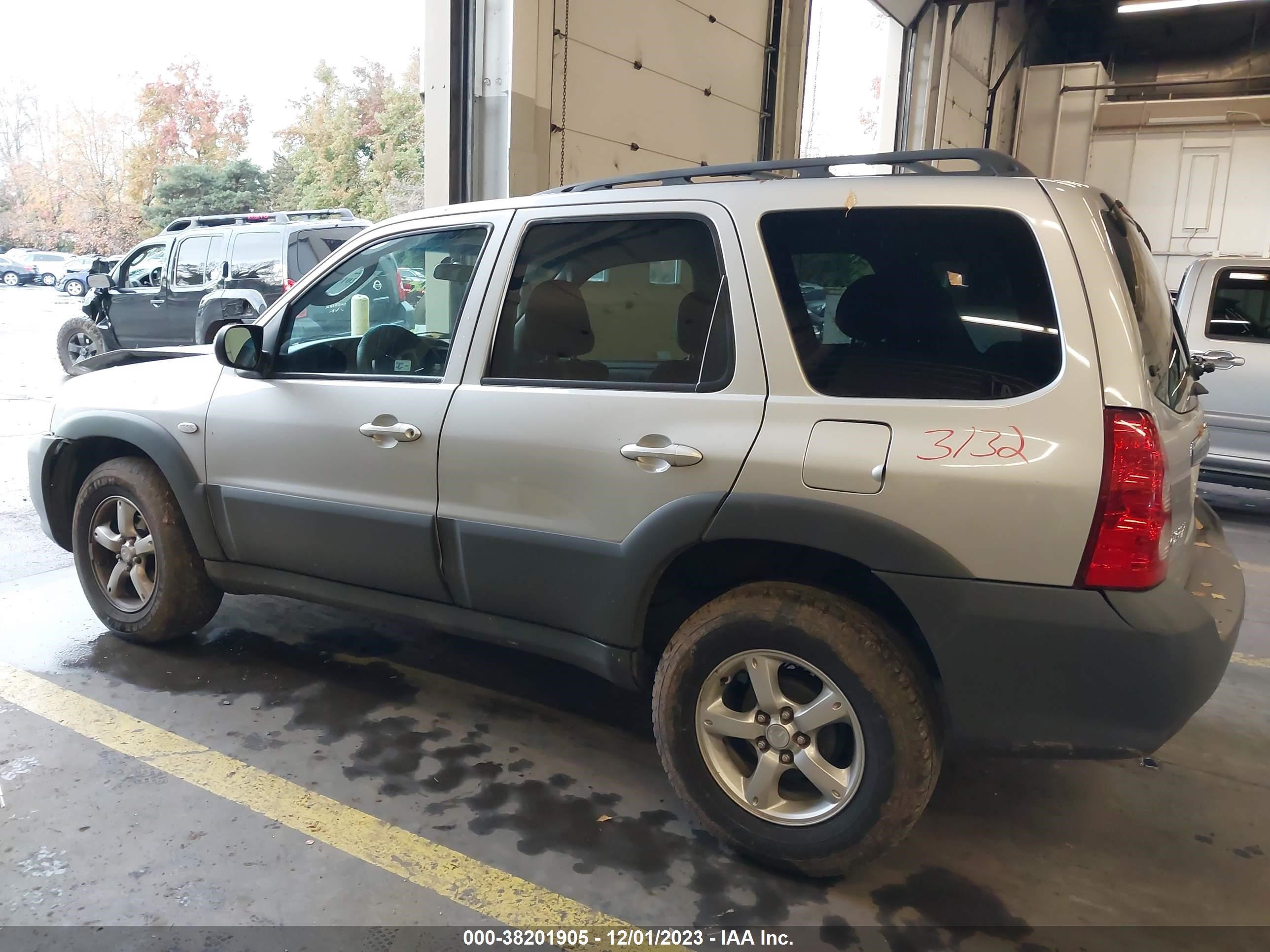 Photo 13 VIN: 4F2YZ92ZX6KM28292 - MAZDA TRIBUTE 