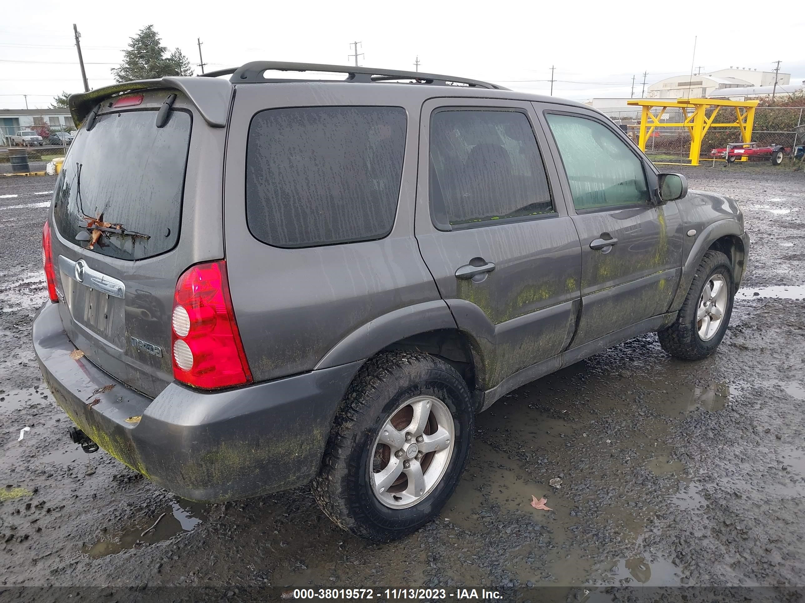 Photo 3 VIN: 4F2YZ94126KM19755 - MAZDA TRIBUTE 