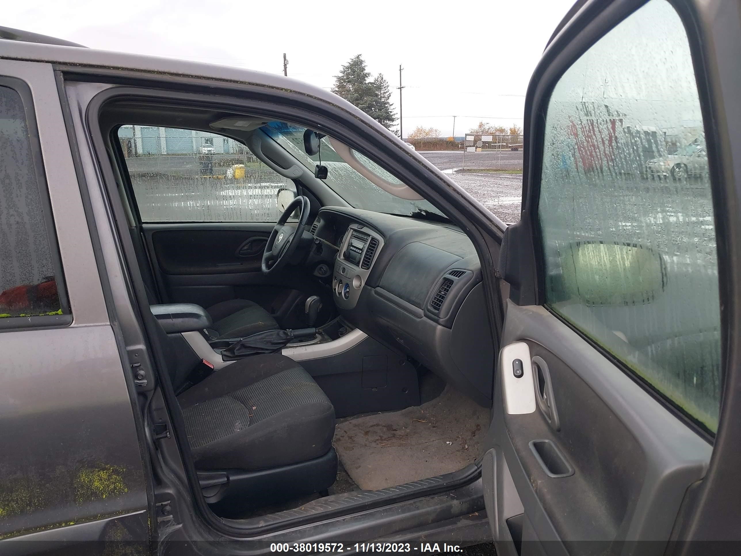 Photo 4 VIN: 4F2YZ94126KM19755 - MAZDA TRIBUTE 