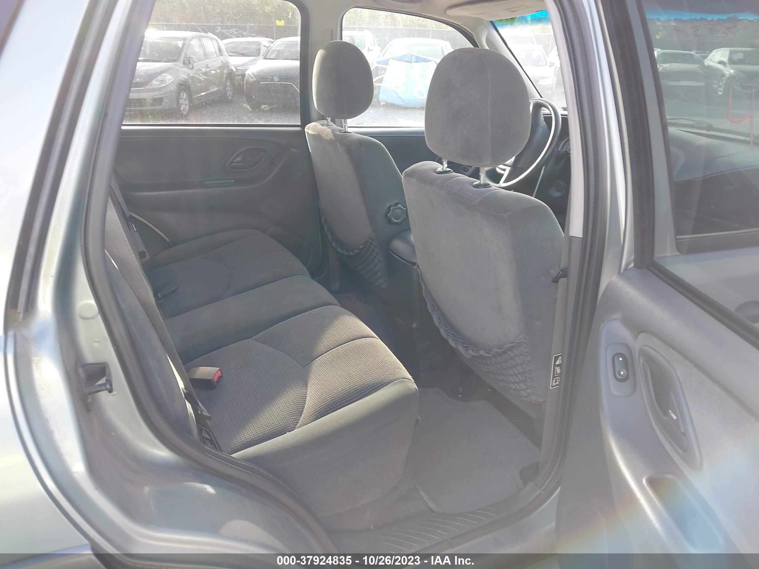 Photo 7 VIN: 4F2YZ94193KM47211 - MAZDA TRIBUTE 