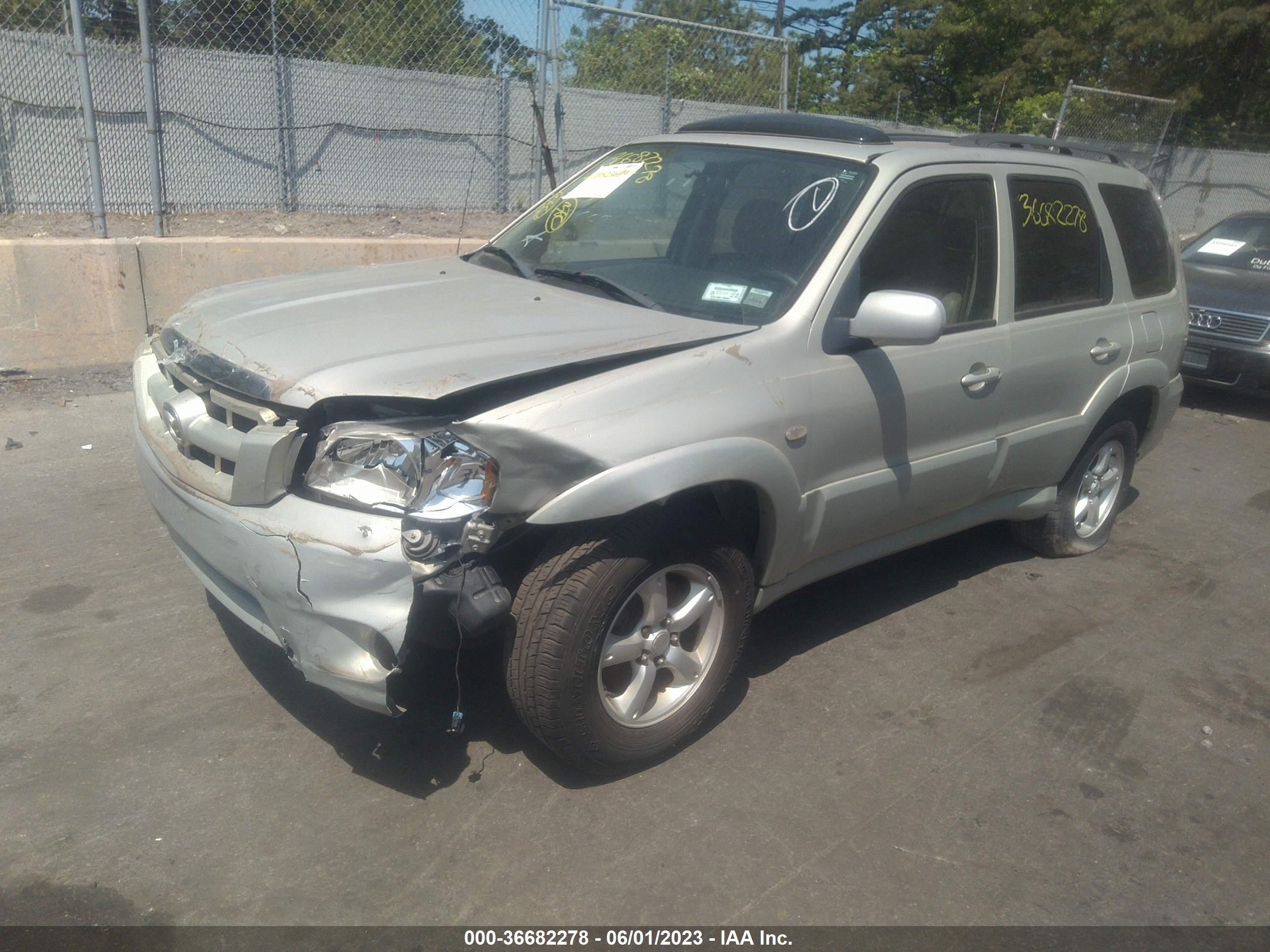 Photo 1 VIN: 4F2YZ96105KM27011 - MAZDA TRIBUTE 