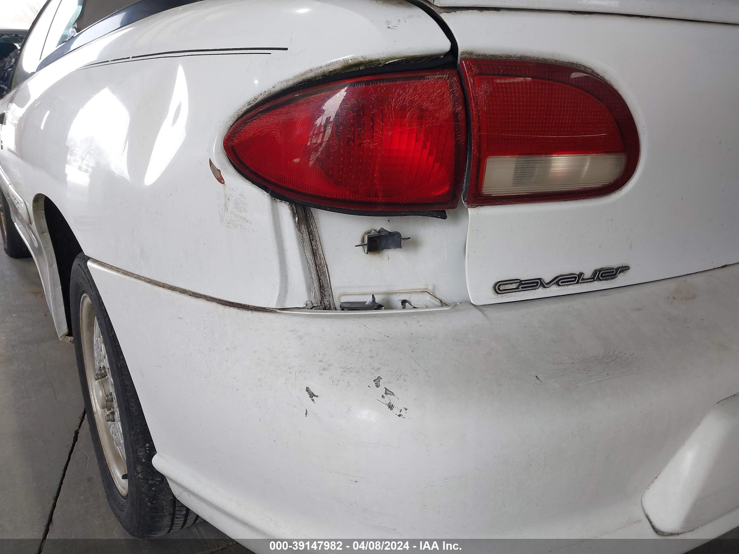 Photo 5 VIN: 4G1JF32T8WB902069 - CHEVROLET CAVALIER 