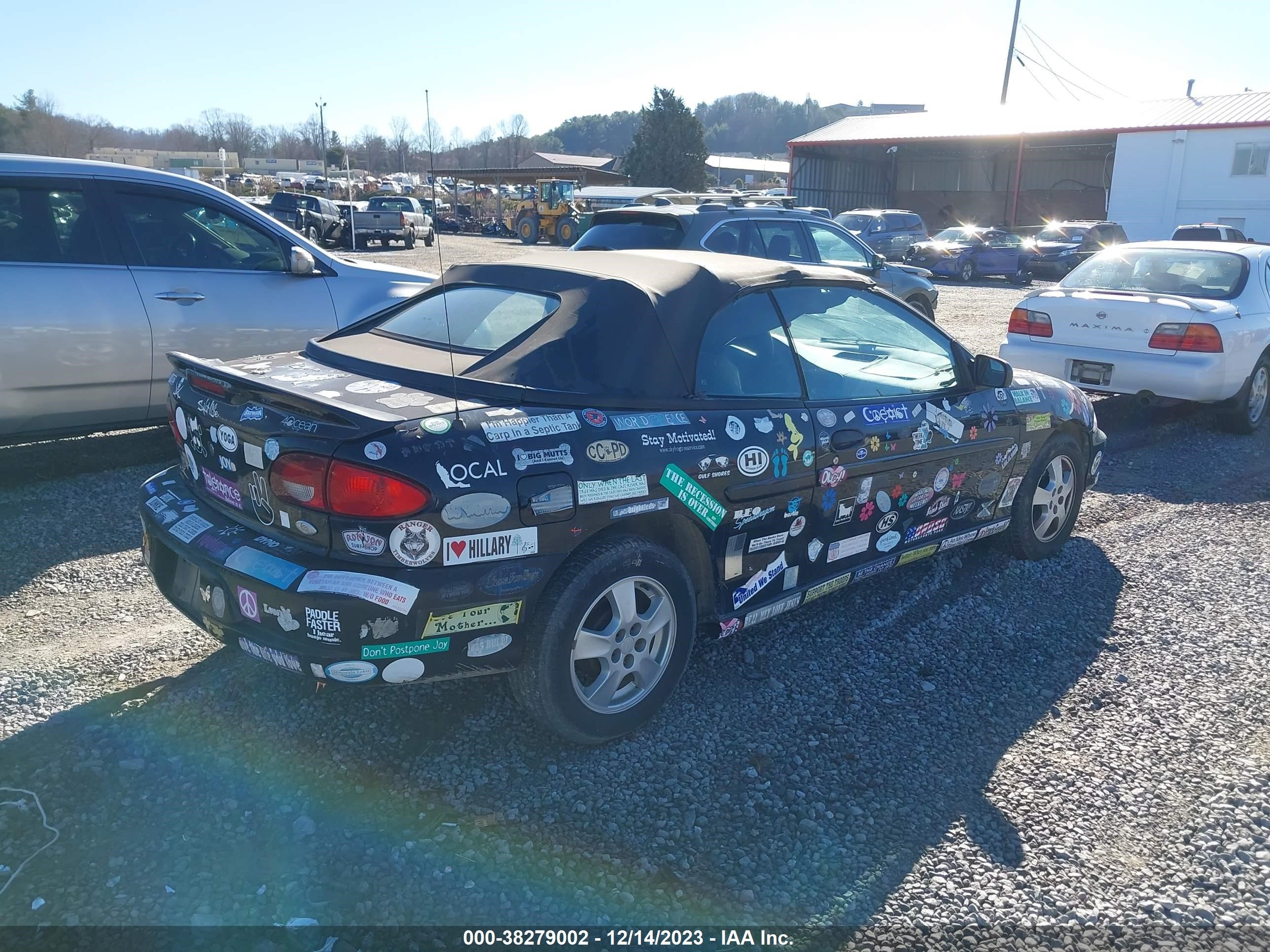 Photo 3 VIN: 4G1JF32T9YB900480 - CHEVROLET CAVALIER 