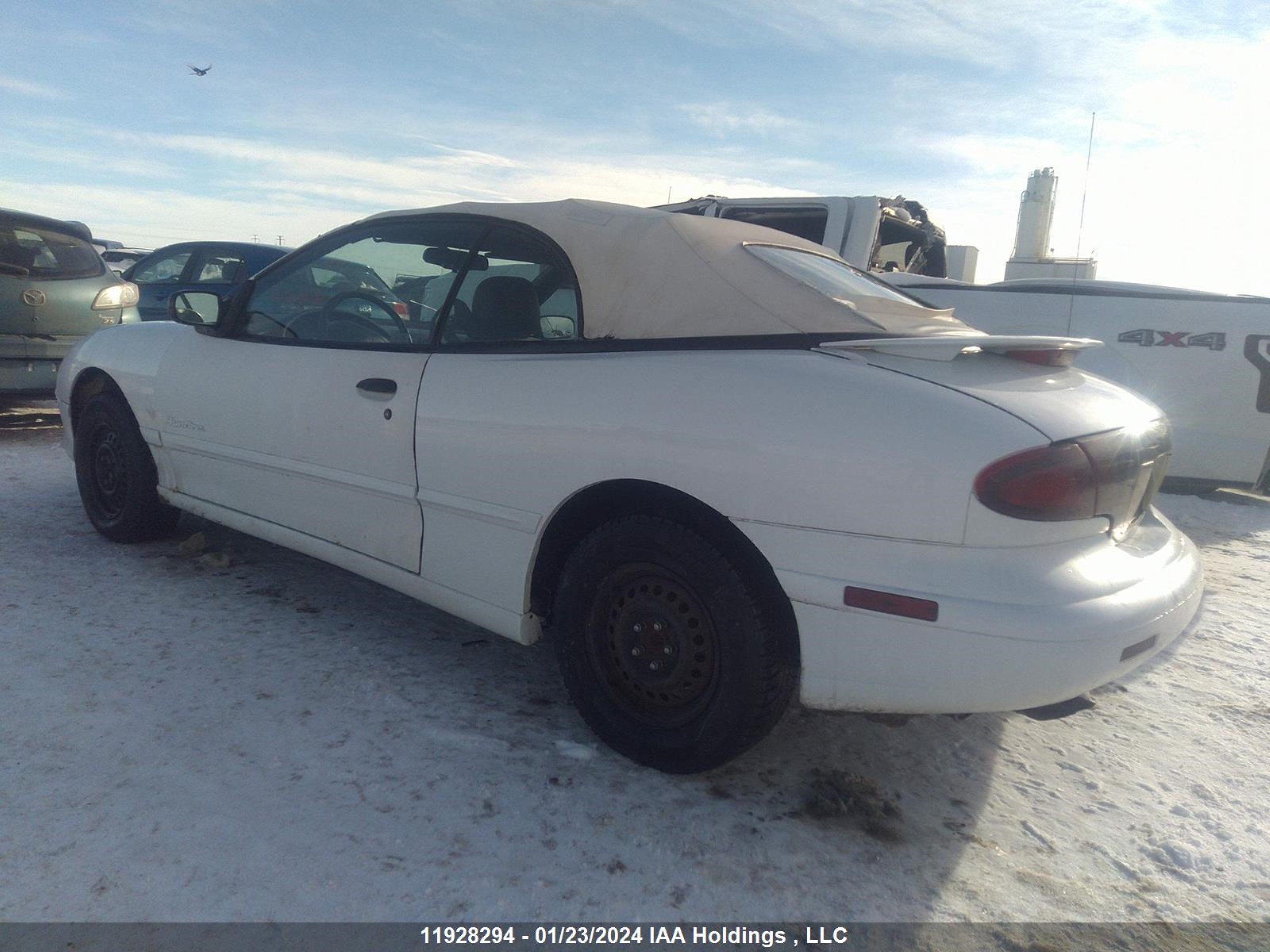 Photo 2 VIN: 4G2JB32T0VB204738 - PONTIAC SUNFIRE 