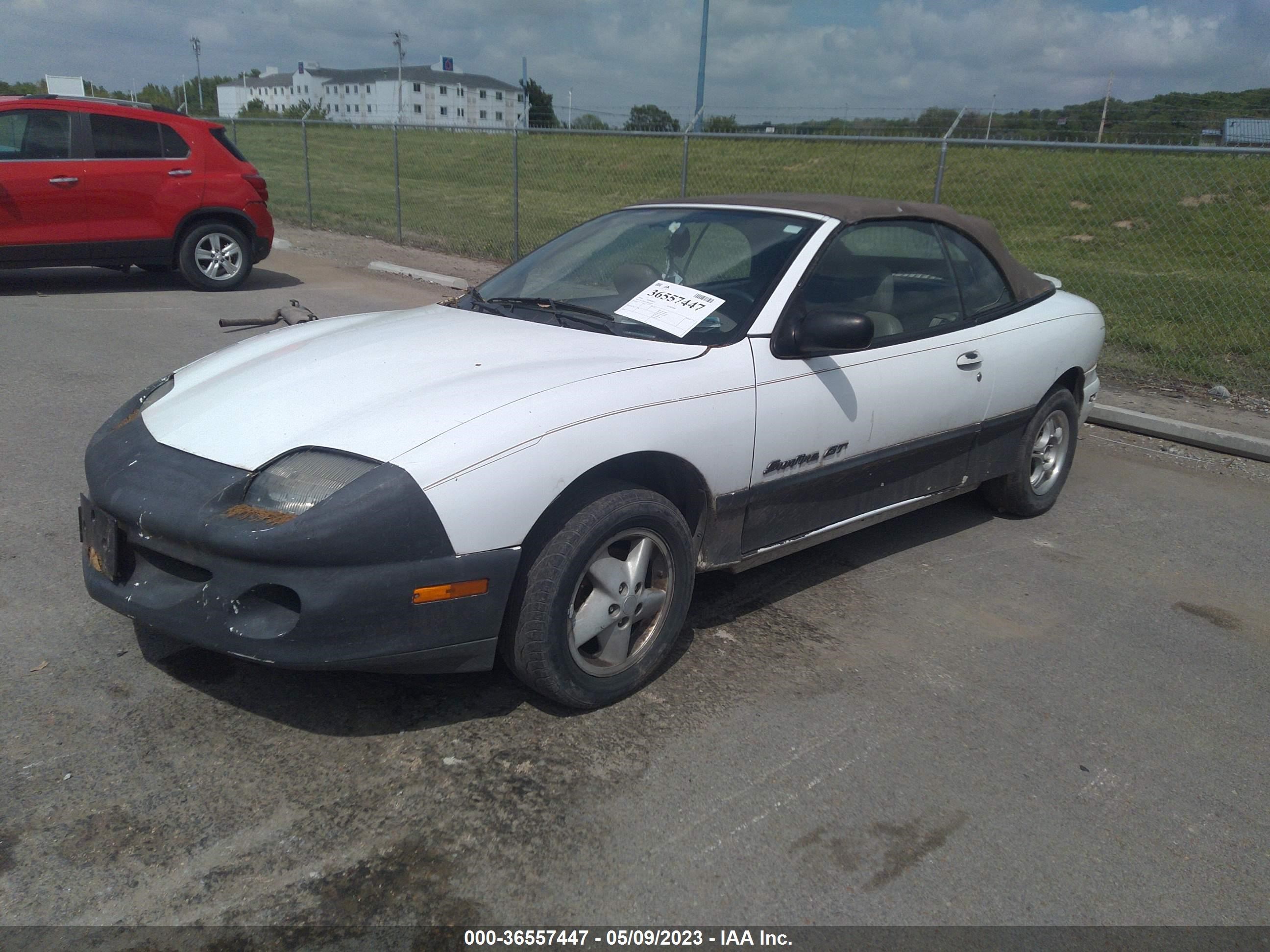 Photo 1 VIN: 4G2JB32T1XB204251 - PONTIAC SUNFIRE 