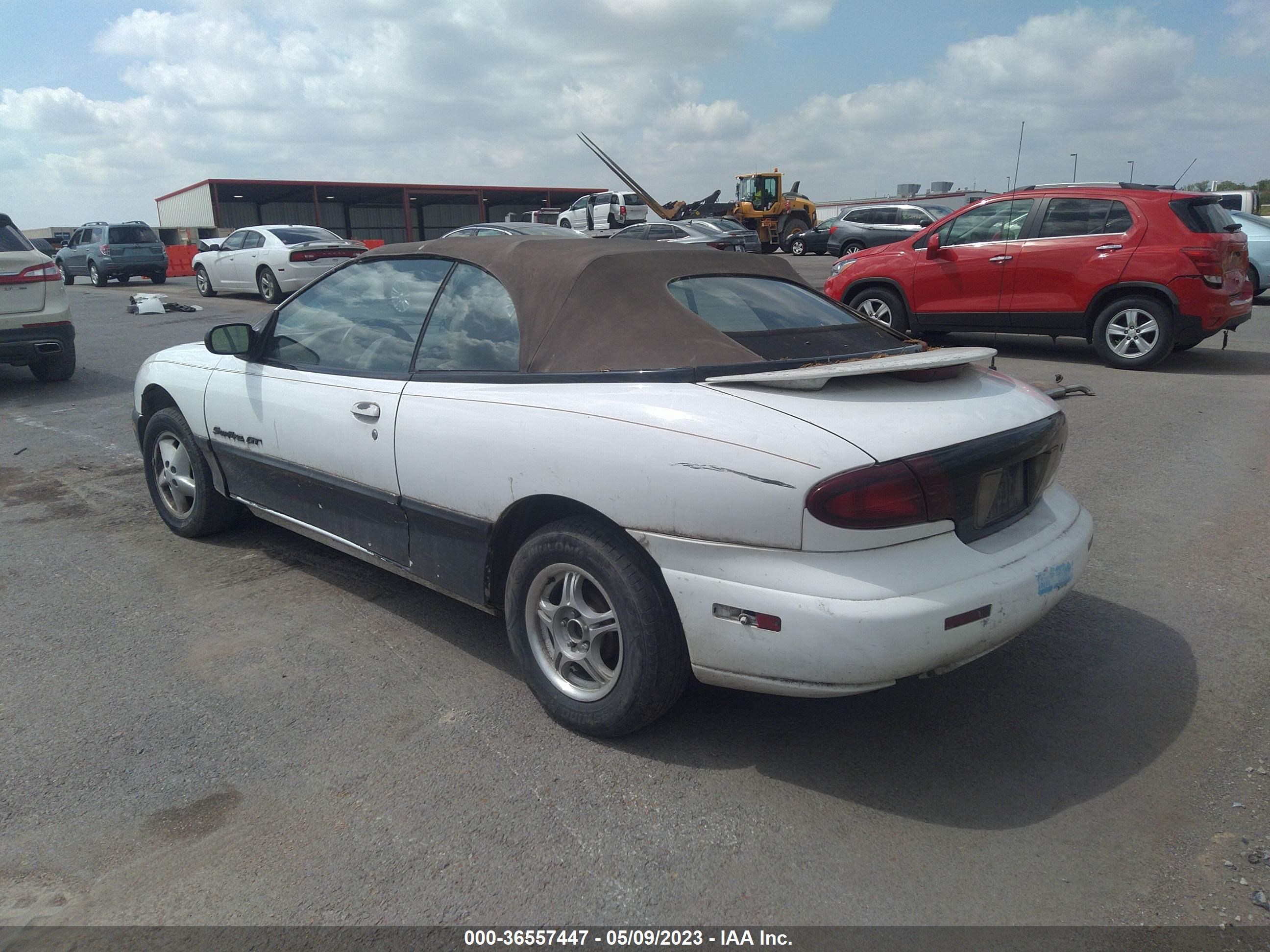 Photo 2 VIN: 4G2JB32T1XB204251 - PONTIAC SUNFIRE 