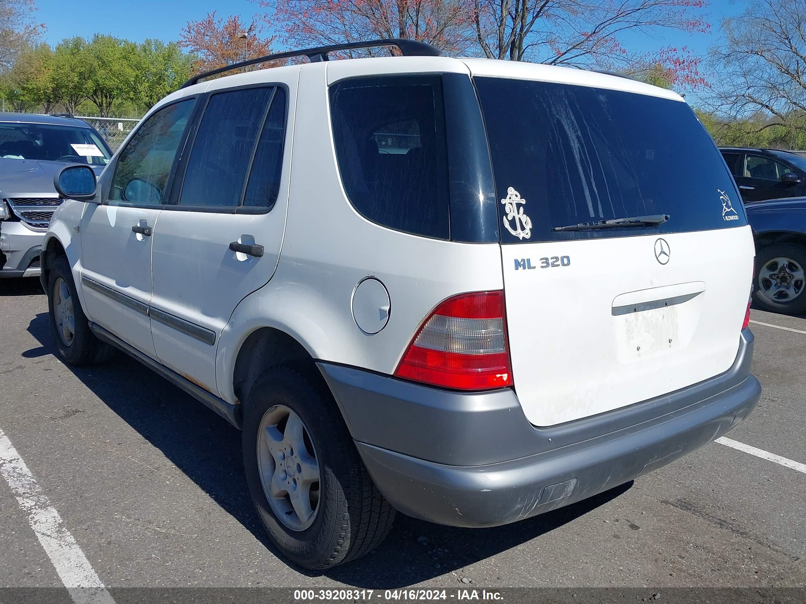 Photo 2 VIN: 4JGAB54E1XA132024 - MERCEDES-BENZ NULL 