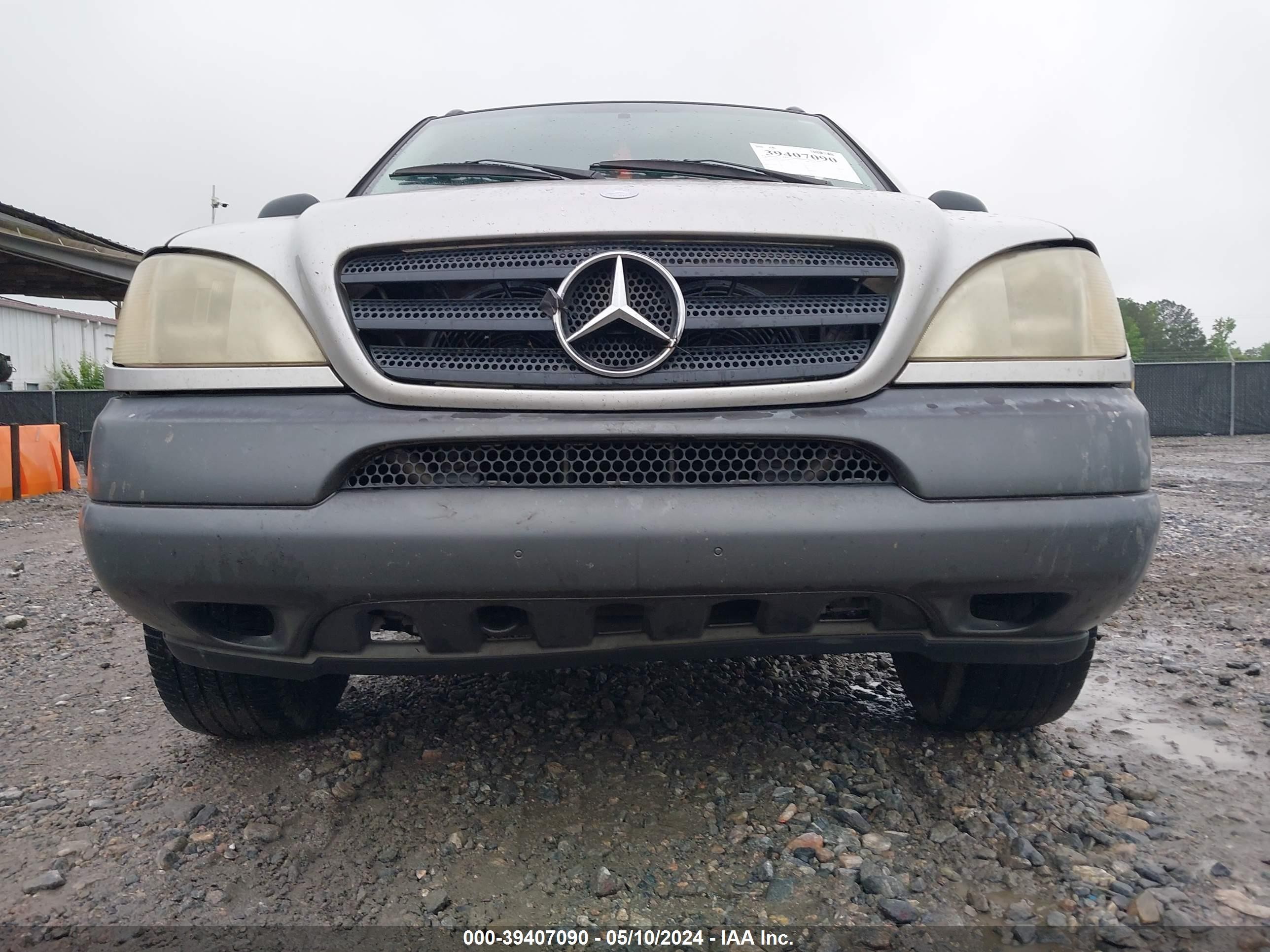 Photo 10 VIN: 4JGAB54E3XA113670 - MERCEDES-BENZ NULL 