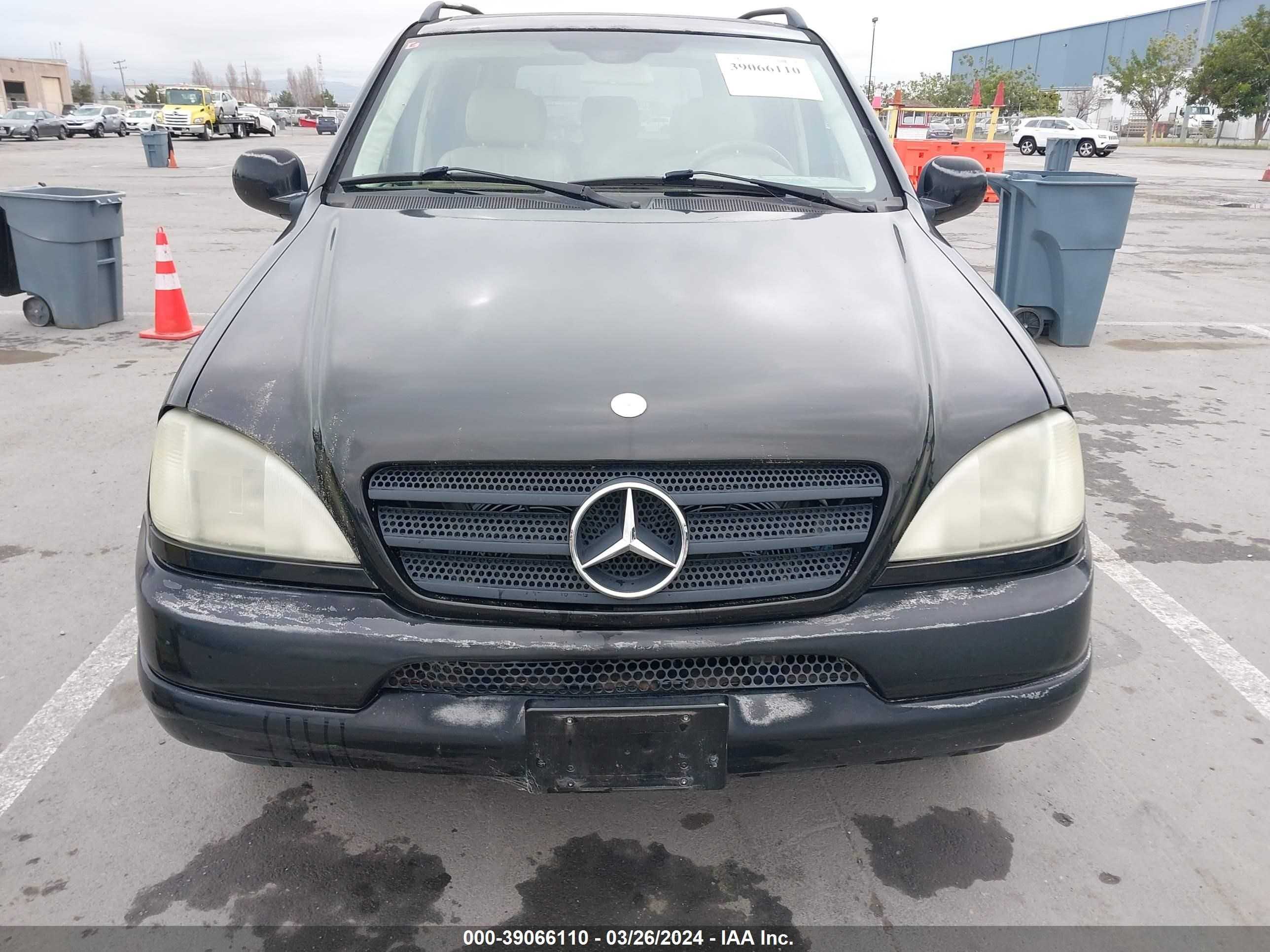 Photo 5 VIN: 4JGAB54E51A288820 - MERCEDES-BENZ NULL 