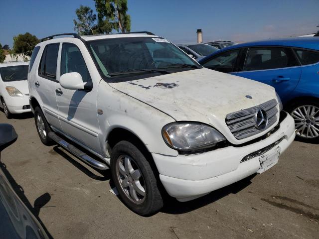 Photo 3 VIN: 4JGAB54E5YA165660 - MERCEDES-BENZ ML 320 