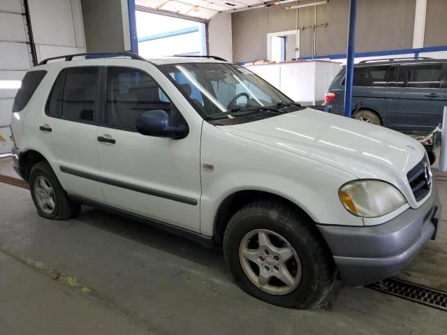 Photo 3 VIN: 4JGAB54E7XA128897 - MERCEDES-BENZ ML 320 