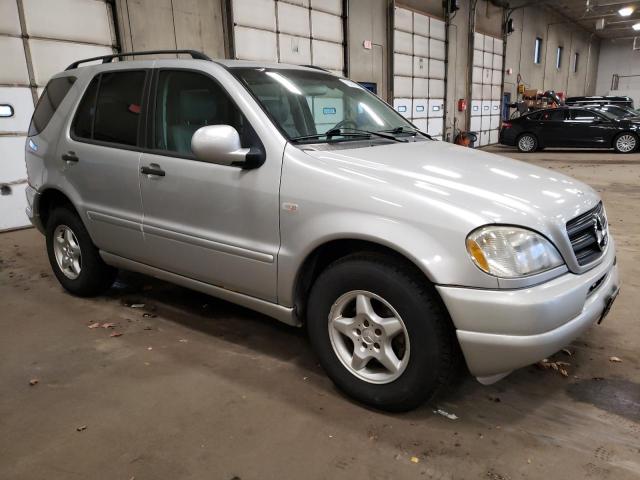 Photo 3 VIN: 4JGAB54E7YA154577 - MERCEDES-BENZ M-CLASS 