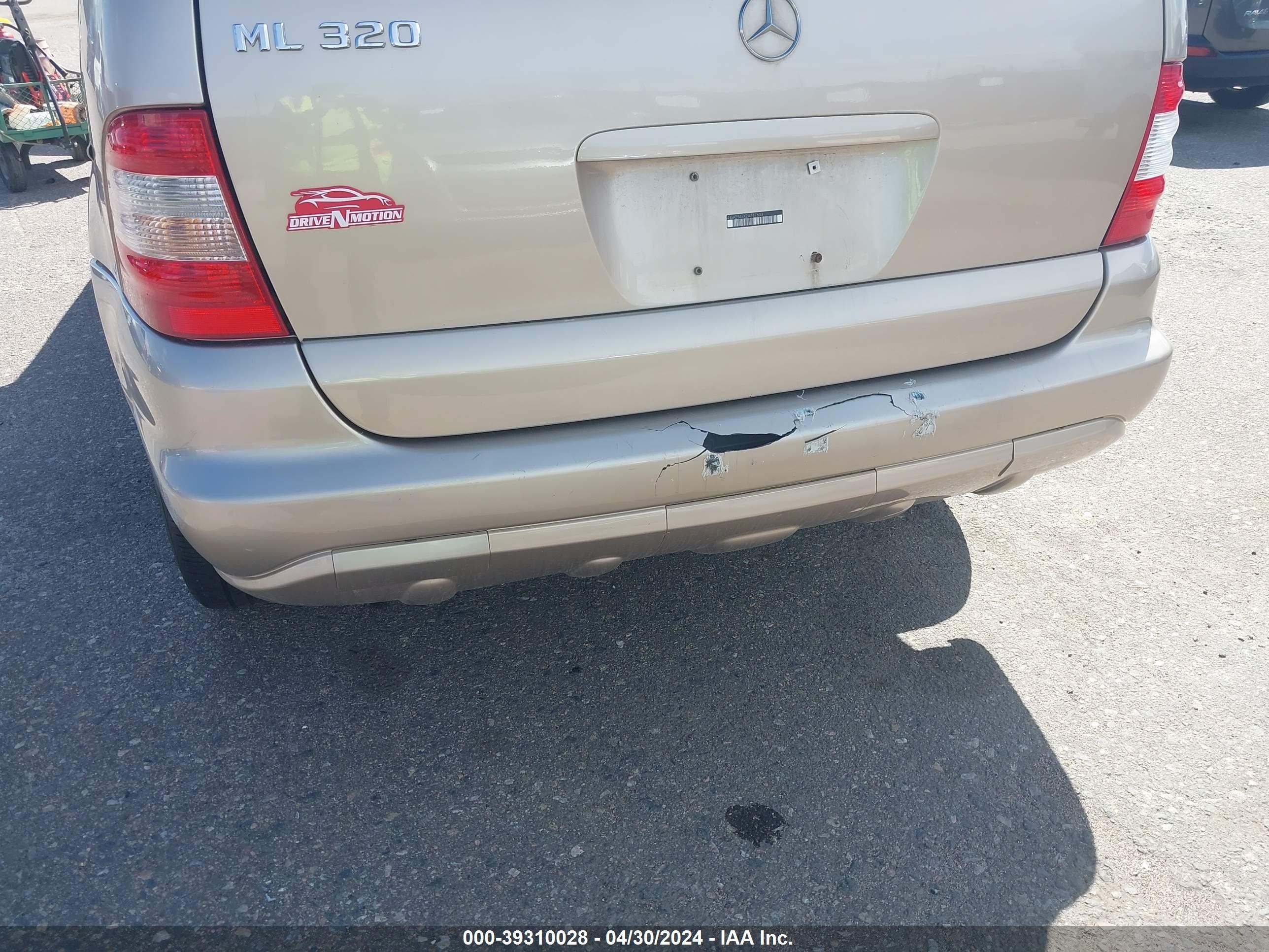 Photo 11 VIN: 4JGAB54EX2A317603 - MERCEDES-BENZ NULL 