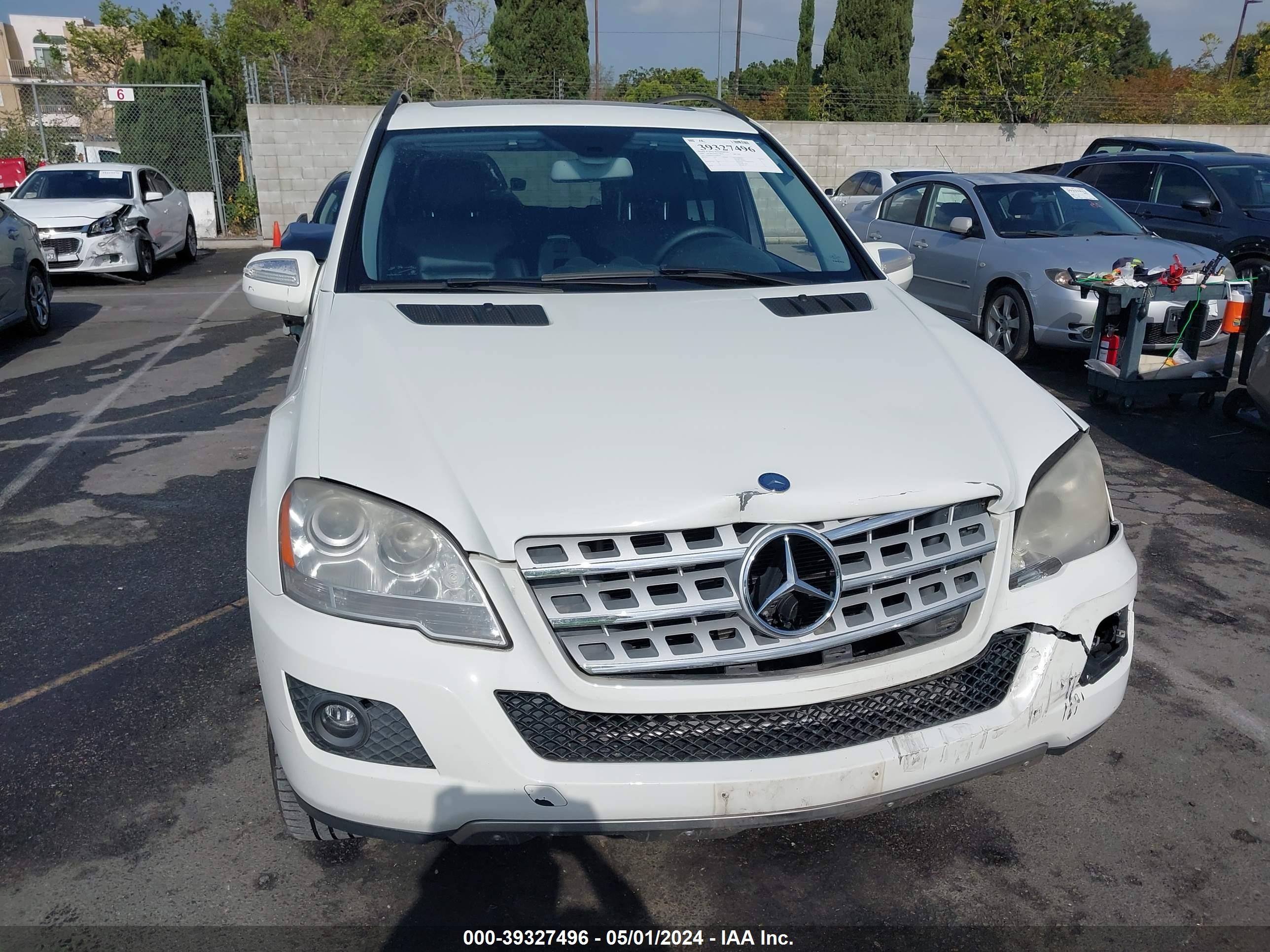 Photo 11 VIN: 4JGBB86E59A468443 - MERCEDES-BENZ NULL 