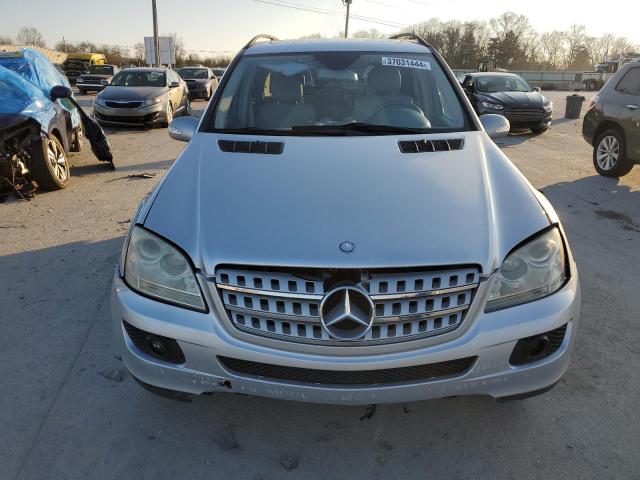 Photo 4 VIN: 4JGBB86EX8A324675 - MERCEDES-BENZ ML 350 