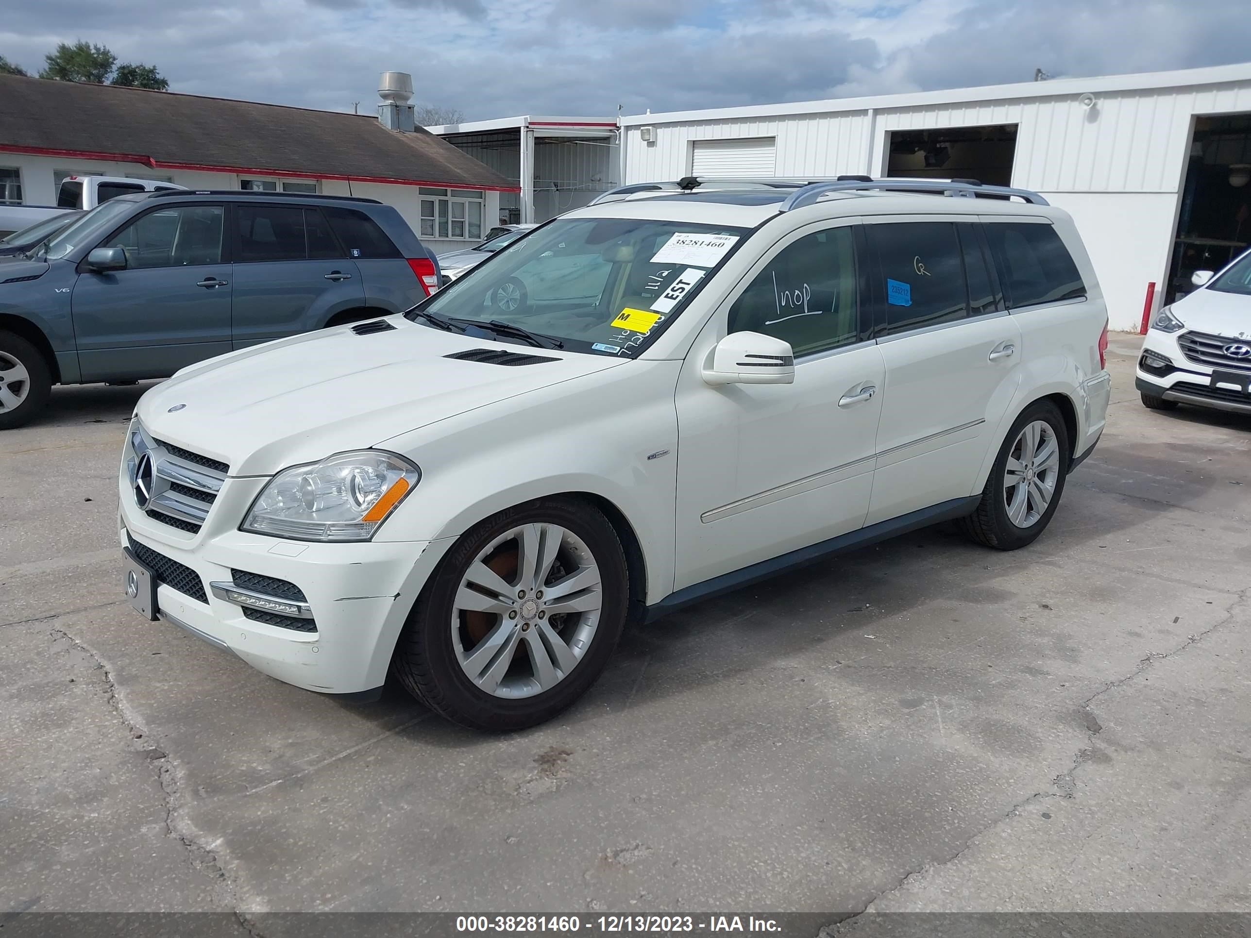 Photo 1 VIN: 4JGBF2FE8CA772648 - MERCEDES-BENZ GL 350 