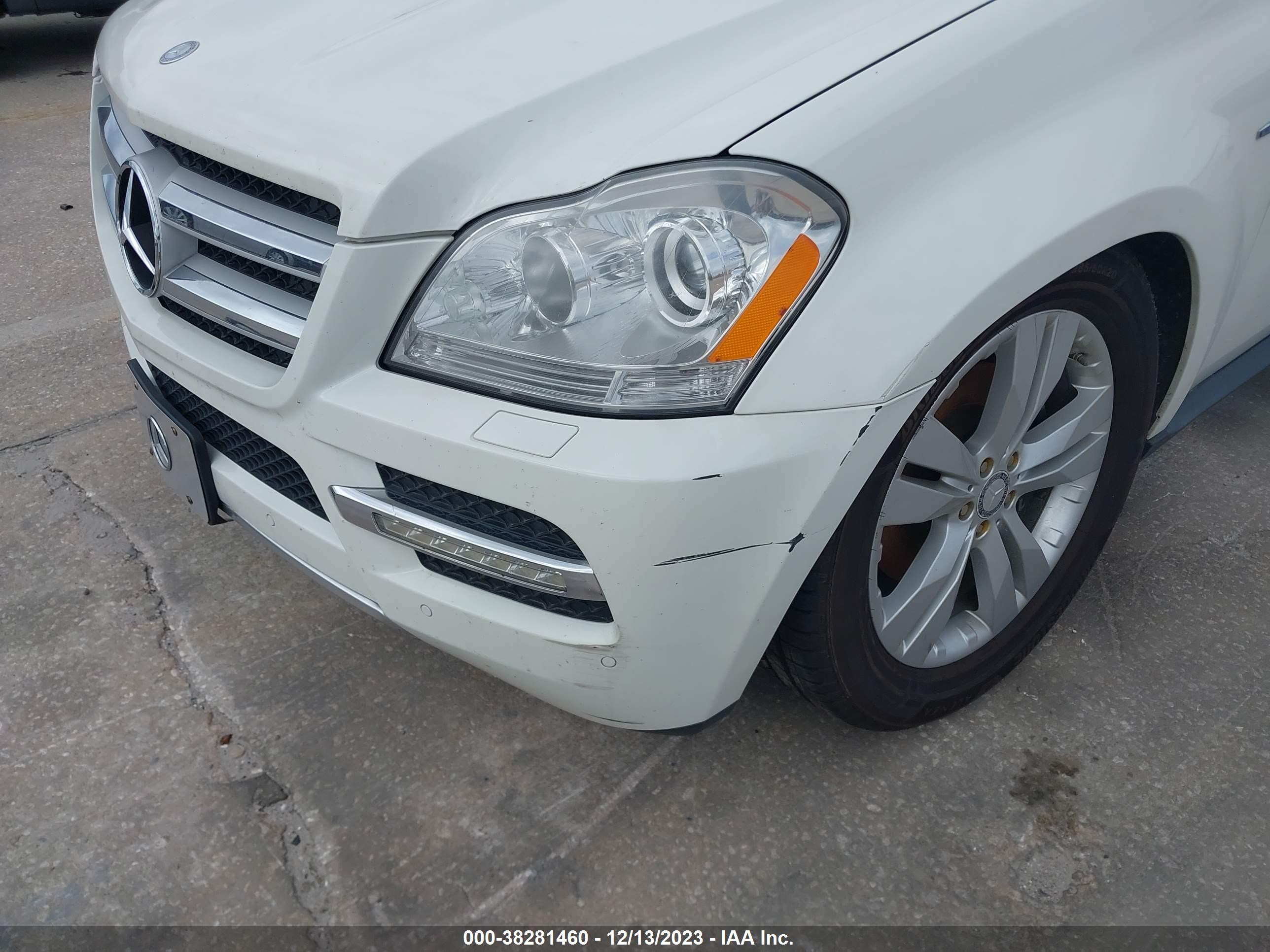 Photo 5 VIN: 4JGBF2FE8CA772648 - MERCEDES-BENZ GL 350 