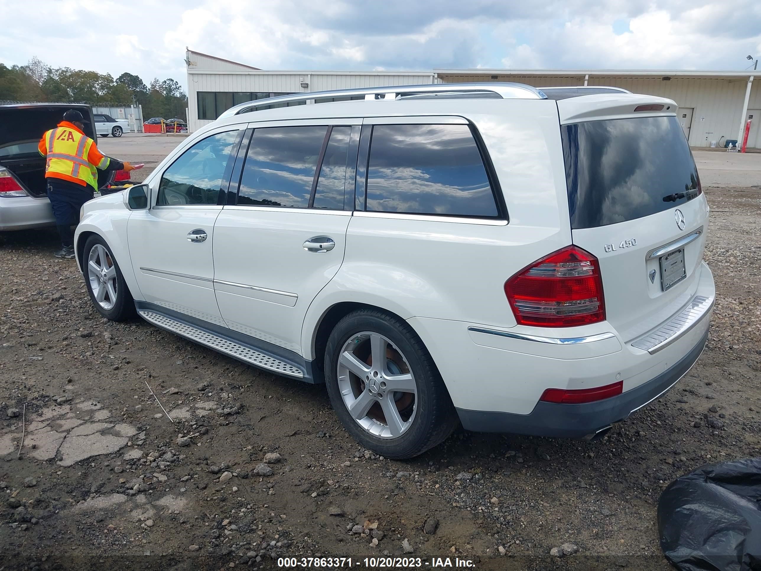 Photo 2 VIN: 4JGBF71E39A515359 - MERCEDES-BENZ GL-KLASSE 