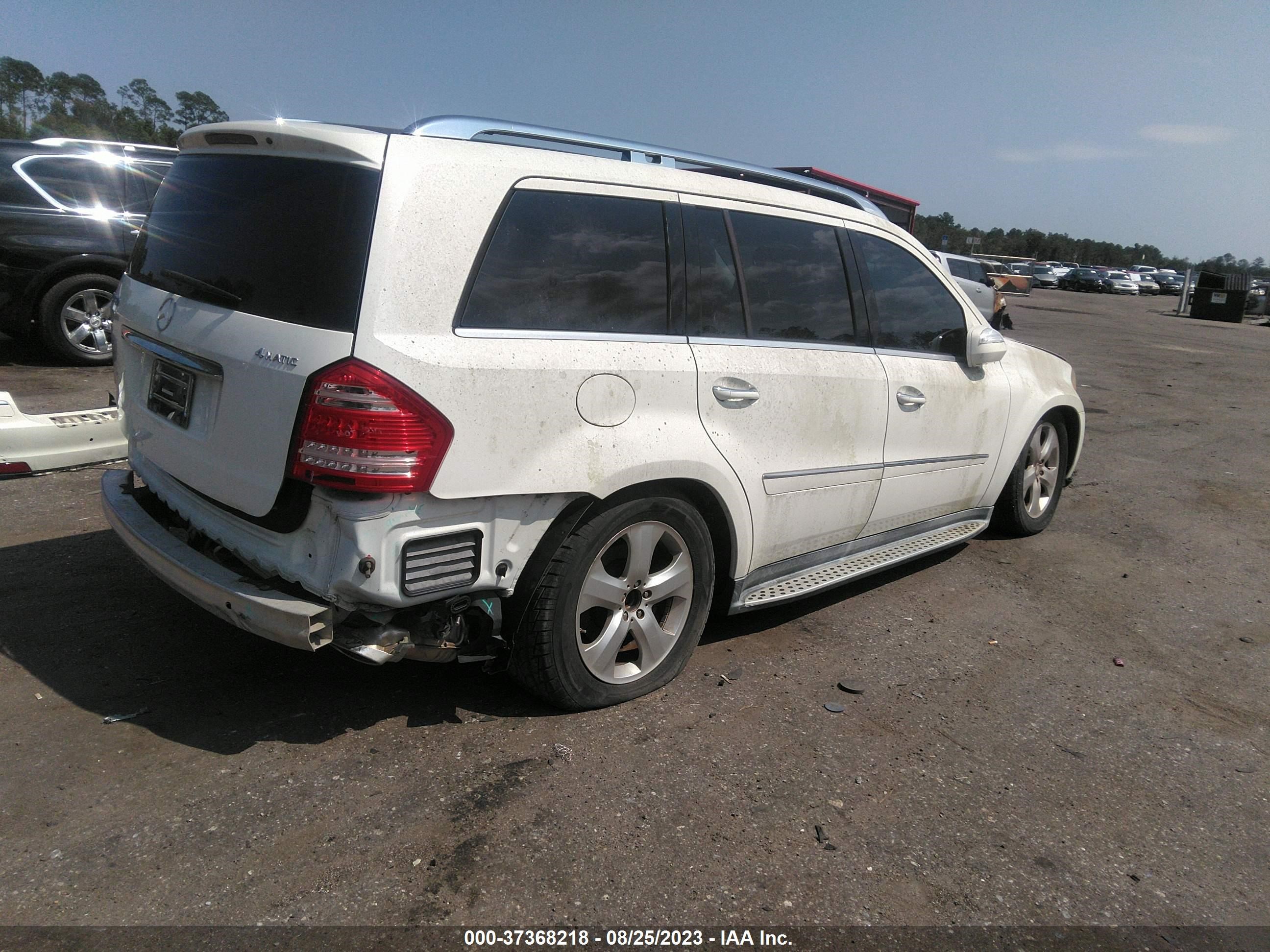 Photo 3 VIN: 4JGBF7BE2AA588578 - MERCEDES-BENZ GL-KLASSE 