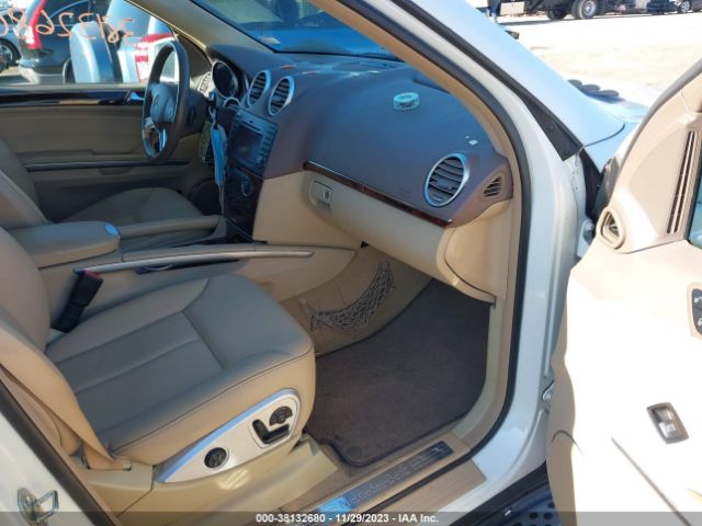 Photo 4 VIN: 4JGBF7BE3CA769787 - MERCEDES-BENZ GL 450 