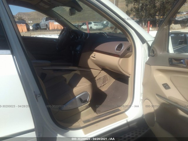 Photo 4 VIN: 4JGBF7BE7AA540607 - MERCEDES-BENZ GL-CLASS 