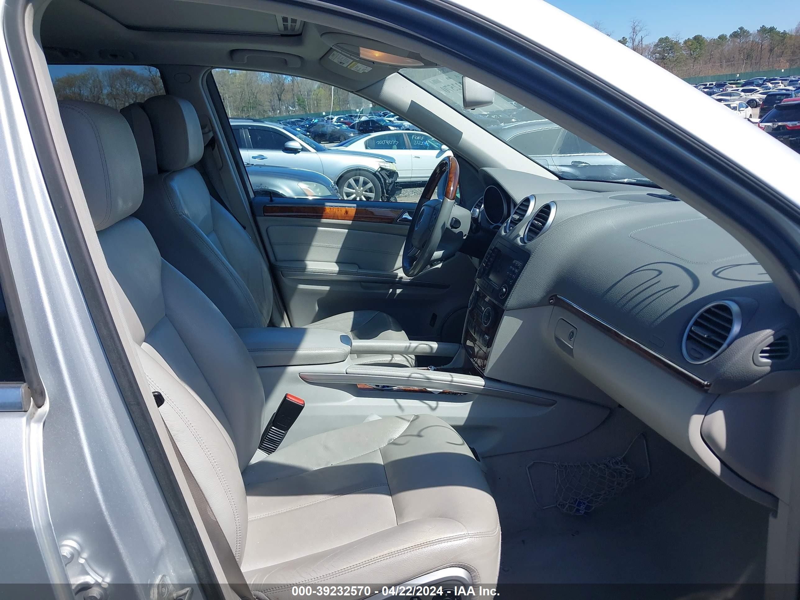 Photo 4 VIN: 4JGBF86E68A406438 - MERCEDES-BENZ SPRINTER 