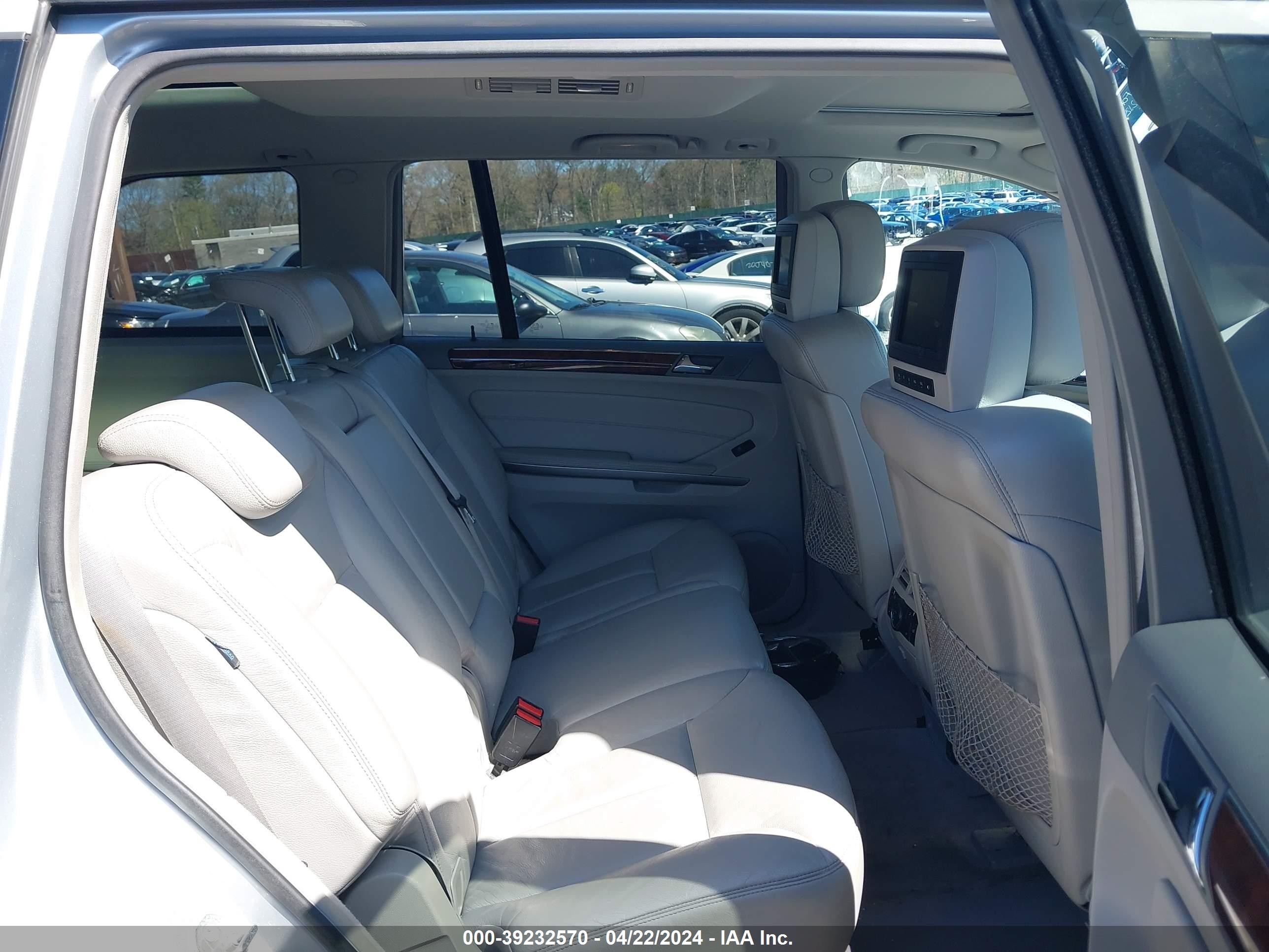 Photo 7 VIN: 4JGBF86E68A406438 - MERCEDES-BENZ SPRINTER 