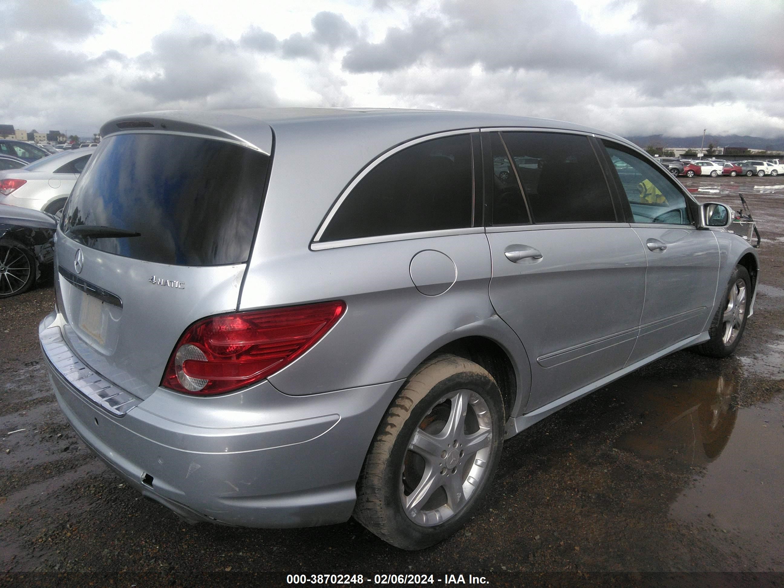 Photo 3 VIN: 4JGCB65E88A084620 - MERCEDES-BENZ R-KLASSE 