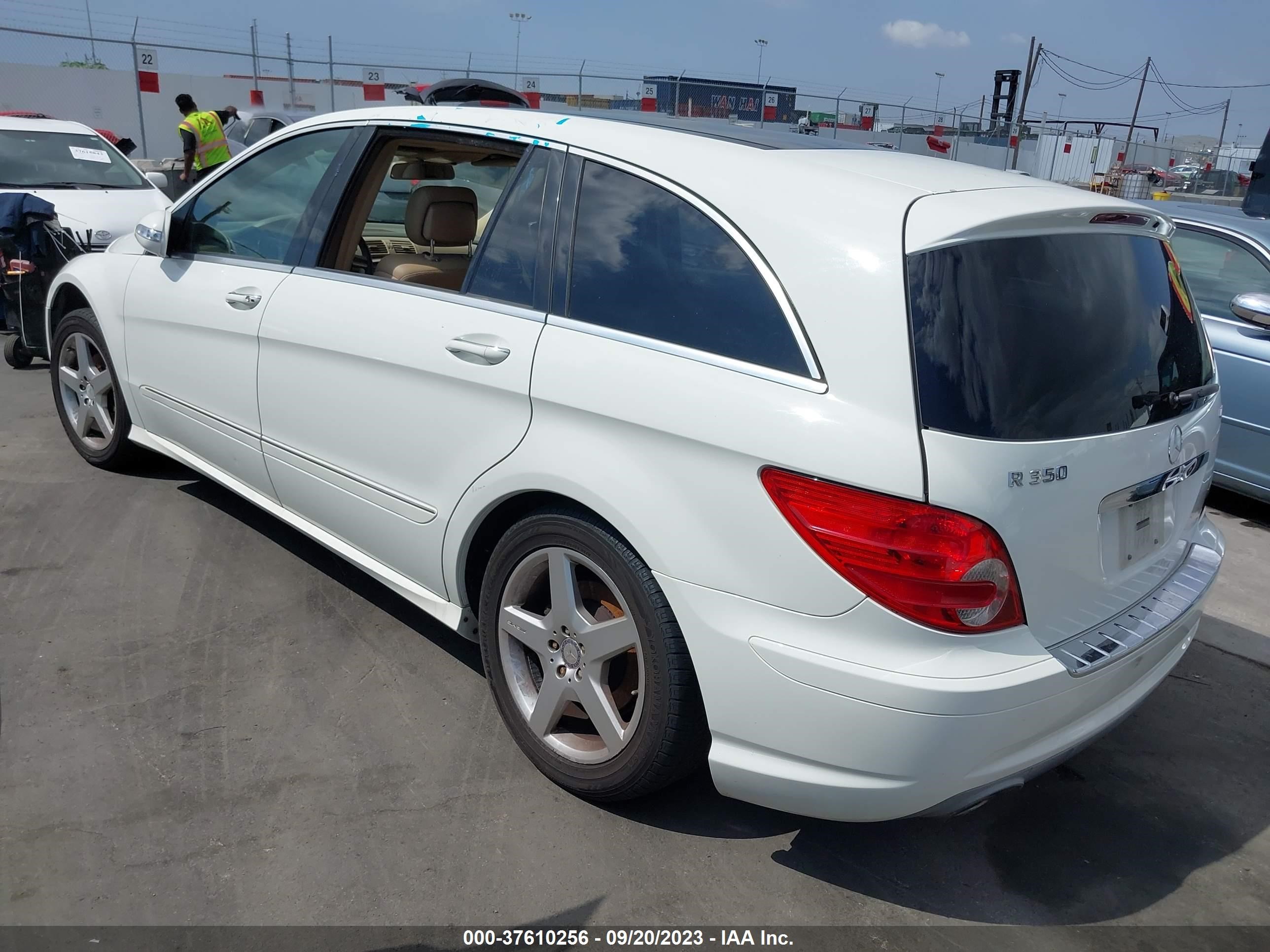 Photo 2 VIN: 4JGCB6FE0AA111541 - MERCEDES-BENZ R-KLASSE 