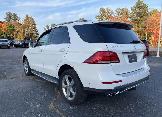 Photo 2 VIN: 4JGDA0EB3GA810585 - MERCEDES-BENZ GLE 