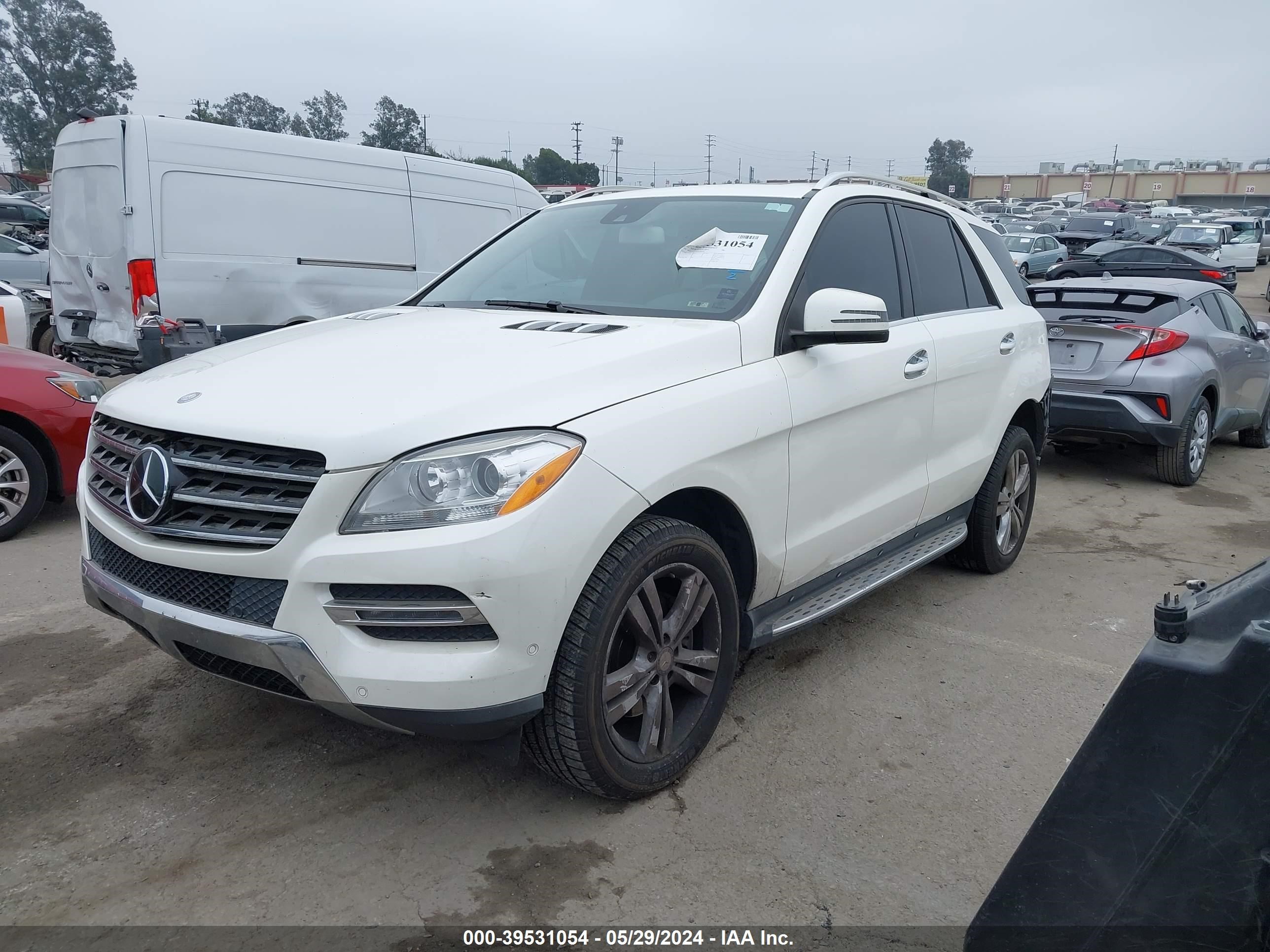 Photo 1 VIN: 4JGDA2EB2DA228534 - MERCEDES-BENZ NULL 