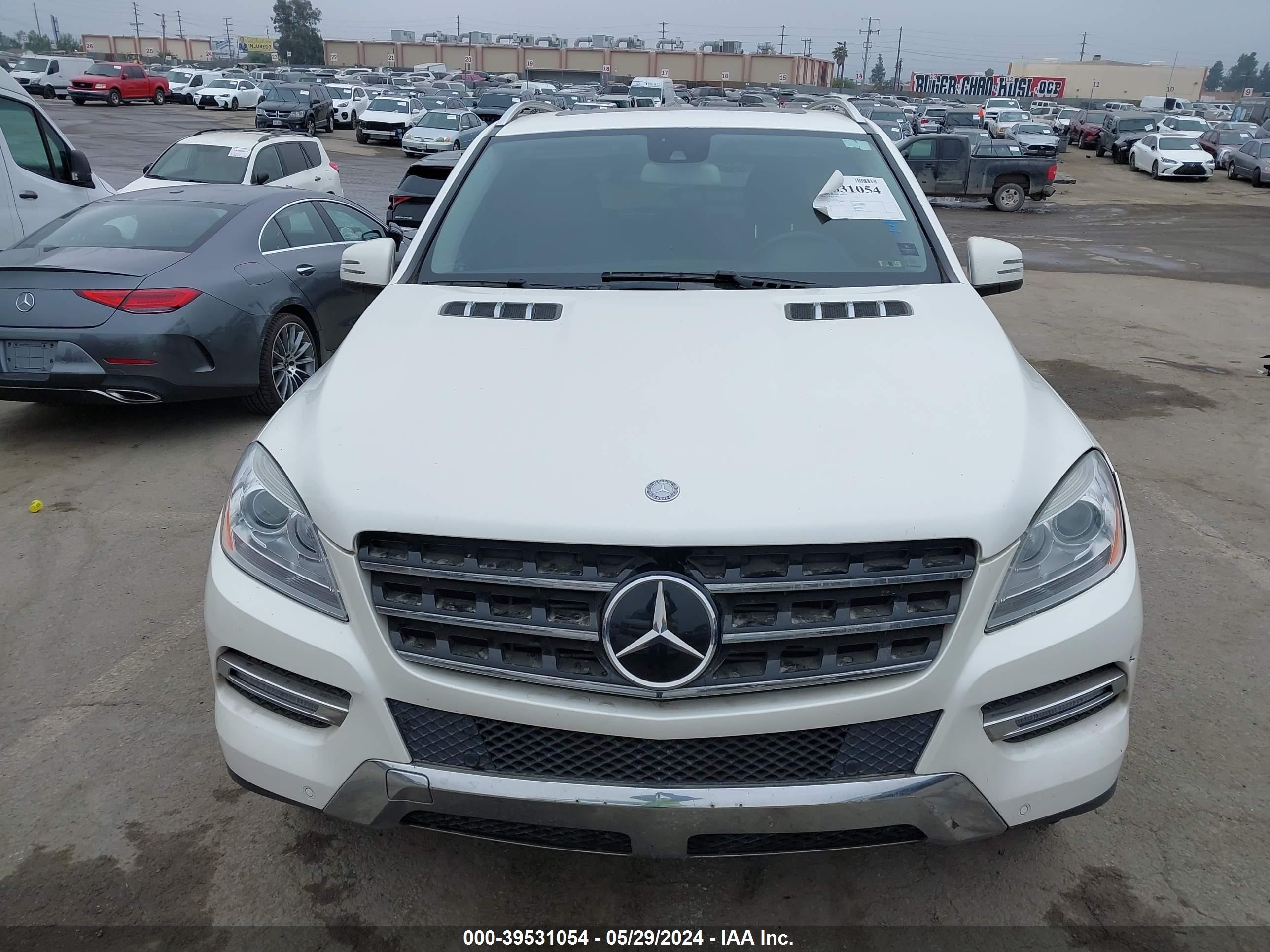 Photo 12 VIN: 4JGDA2EB2DA228534 - MERCEDES-BENZ NULL 