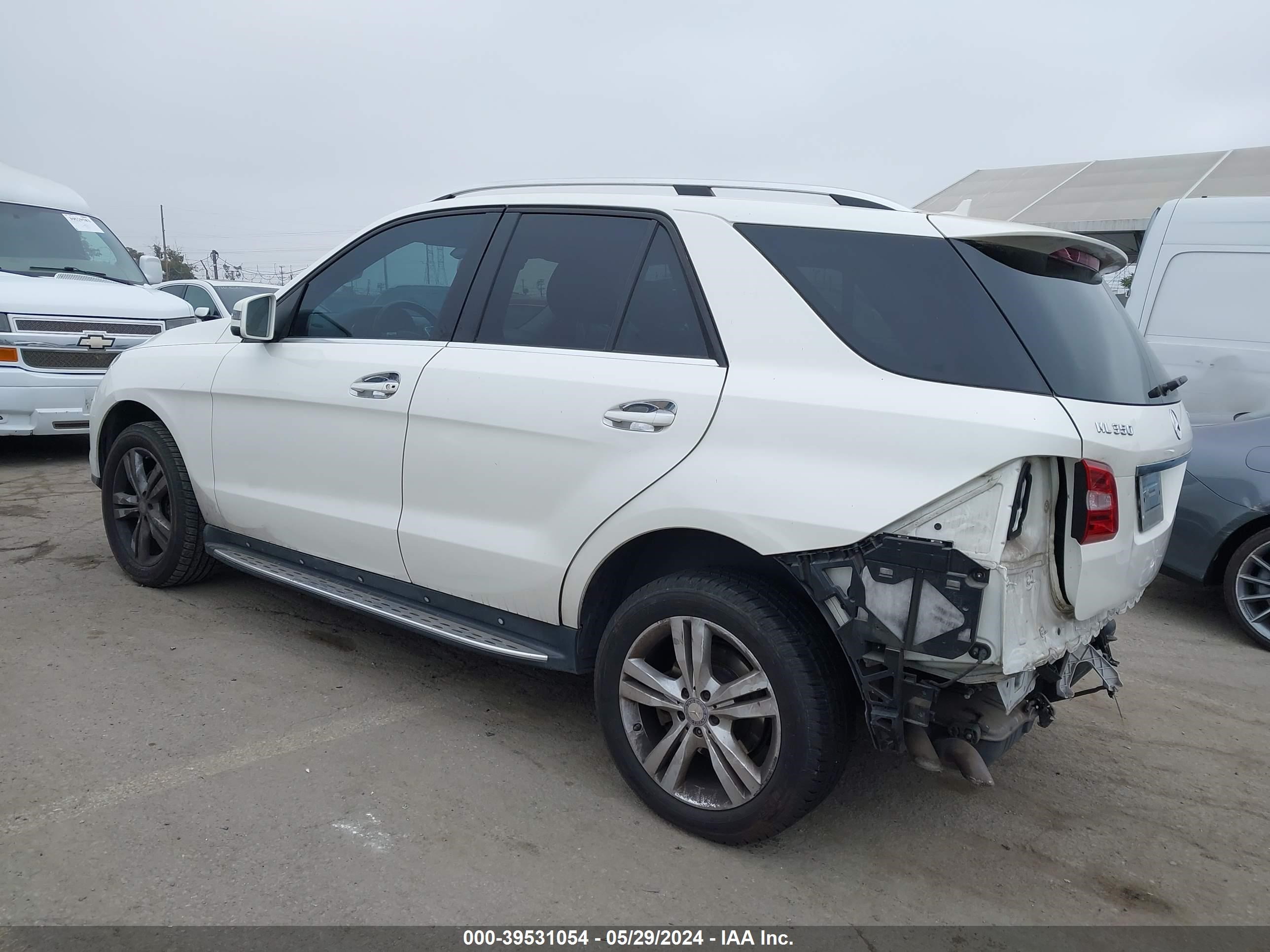 Photo 2 VIN: 4JGDA2EB2DA228534 - MERCEDES-BENZ NULL 