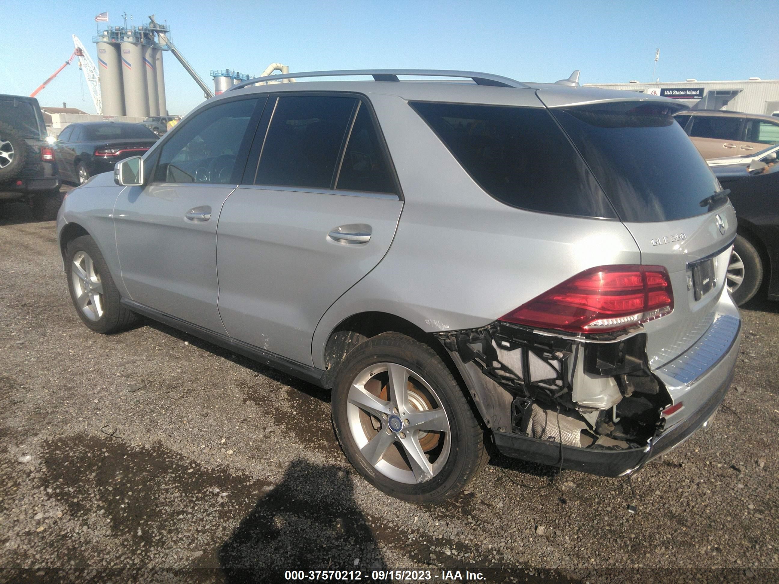 Photo 2 VIN: 4JGDA5HB0HA887666 - MERCEDES-BENZ GLE 