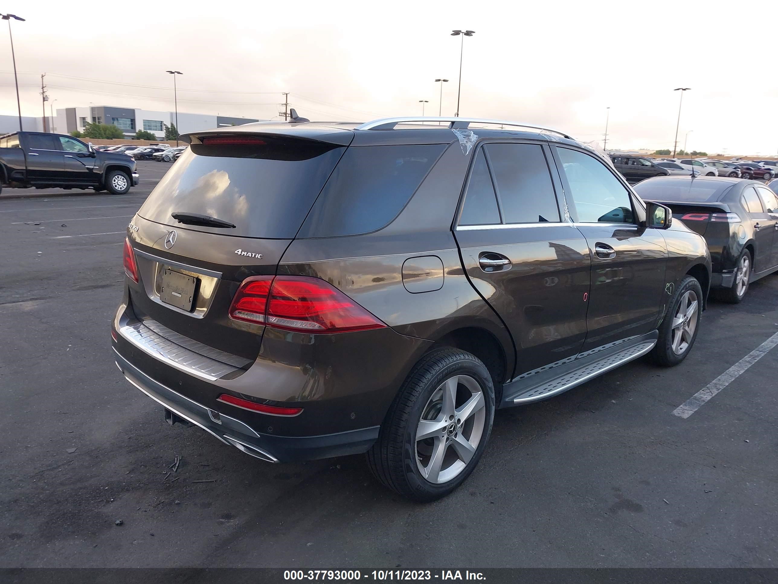 Photo 3 VIN: 4JGDA5HB1HA961452 - MERCEDES-BENZ GLE 